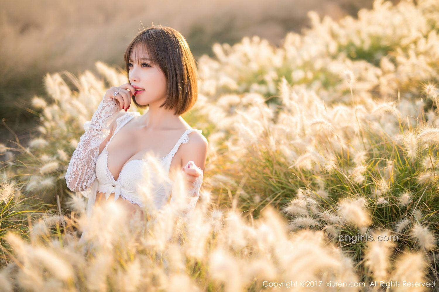 《秀人网 杨晨晨 户外写真》第34张,模特杨晨晨,秀人网,户外主题,全套50张