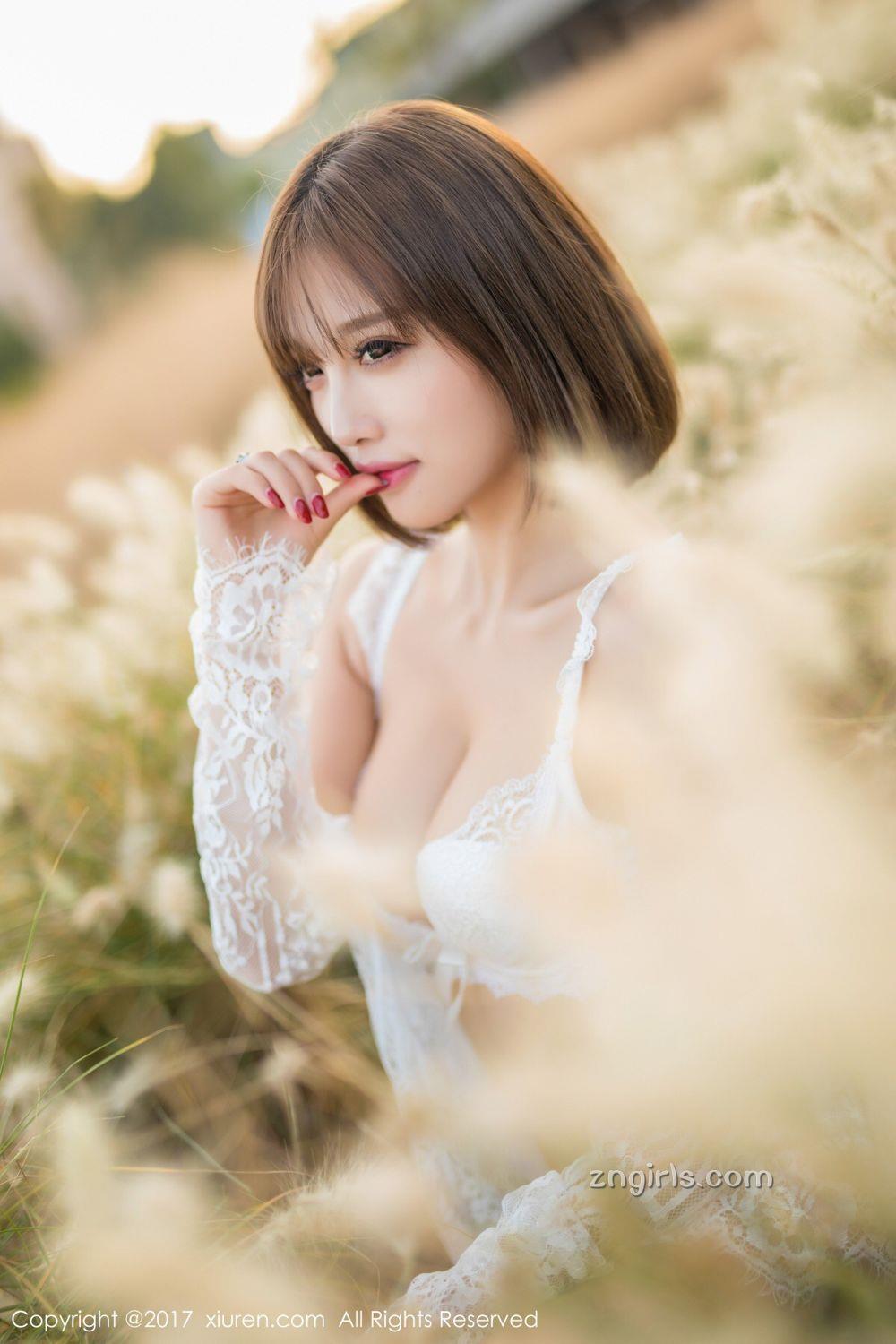 《秀人网 杨晨晨 户外写真》第48张,模特杨晨晨,秀人网,户外主题,全套50张