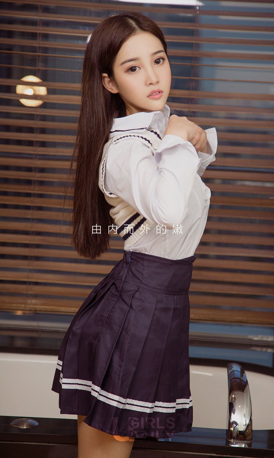 《秀人网 小夕juju(Xiao Xi Ju Ju) 校服写真》第2张,模特小夕juju(Xiao Xi Ju Ju),秀人网,校服主题,全套40张