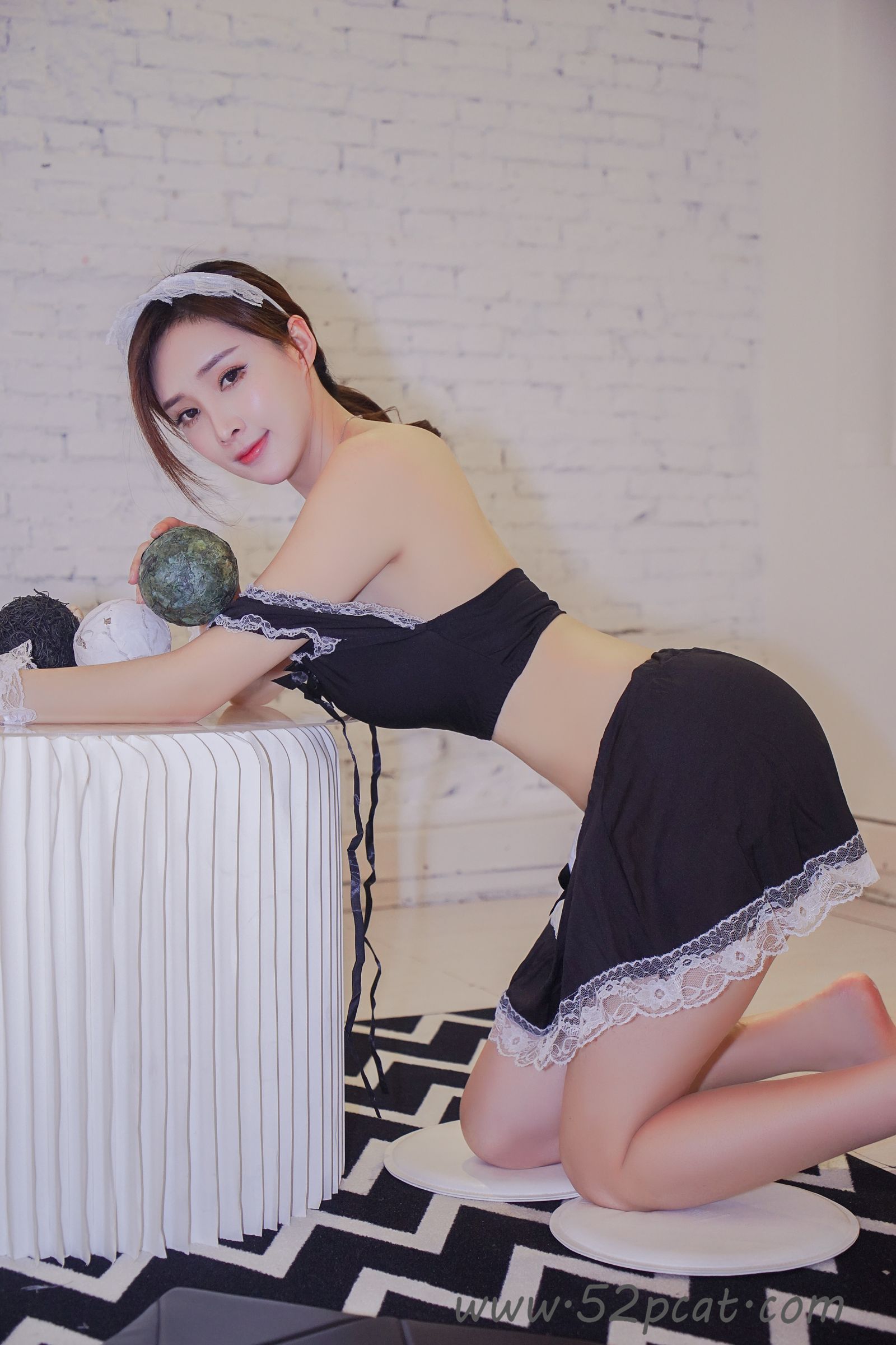 《周妍希(奶瓶土肥圆) 黑丝写真 No.078》第13张,模特周妍希(奶瓶土肥圆),黑丝主题,全套48张