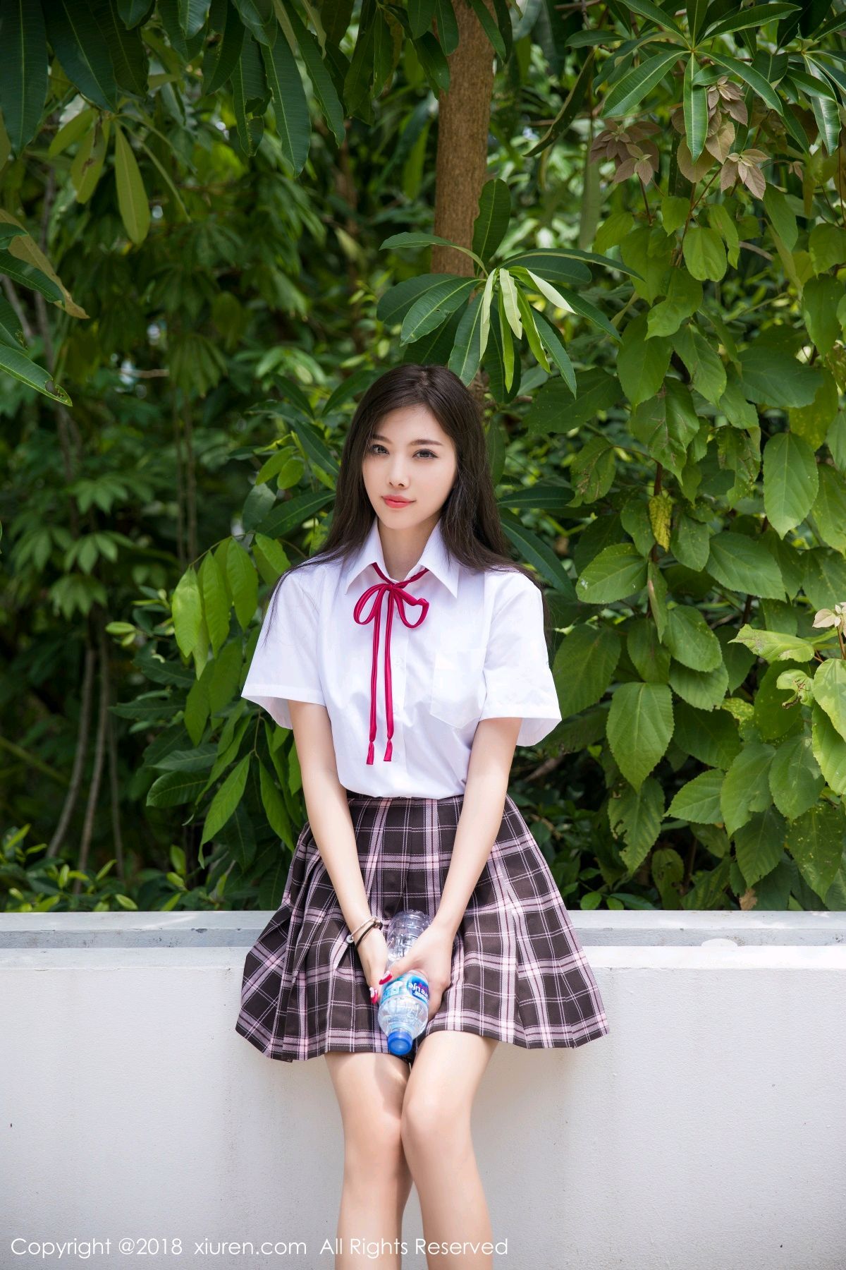《杨晨晨 制服写真》第1张，模特杨晨晨，制服主题，全套57张