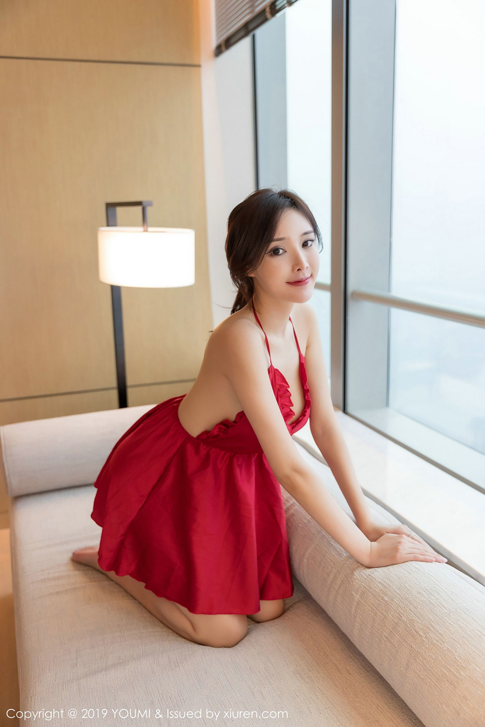 《秀人网 周妍希(奶瓶土肥圆)、梦心玥(Candice) 内衣写真》第36张，模特周妍希(奶瓶土肥圆)、梦心玥(Candice)，秀人网，内衣主题，全套46张