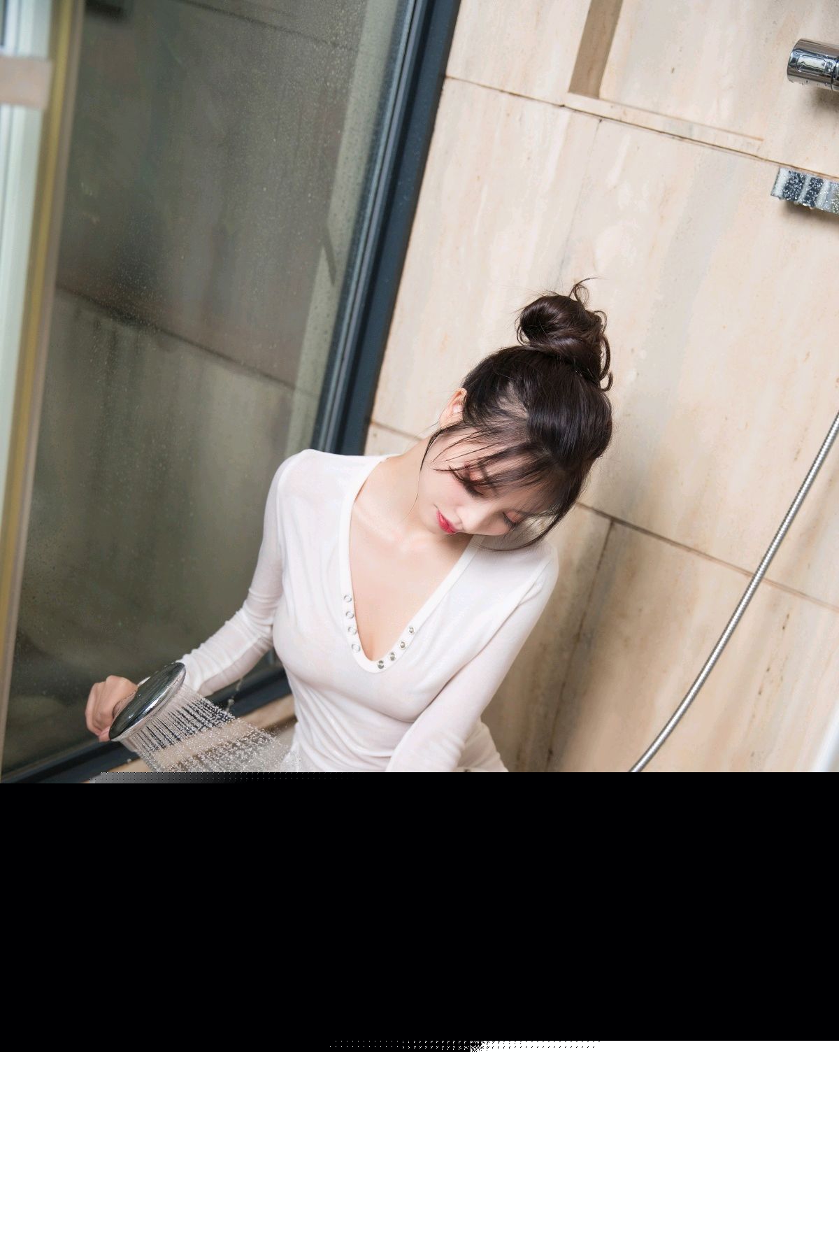 《杨晨晨 浴室写真》第33张,模特杨晨晨,浴室主题,全套65张