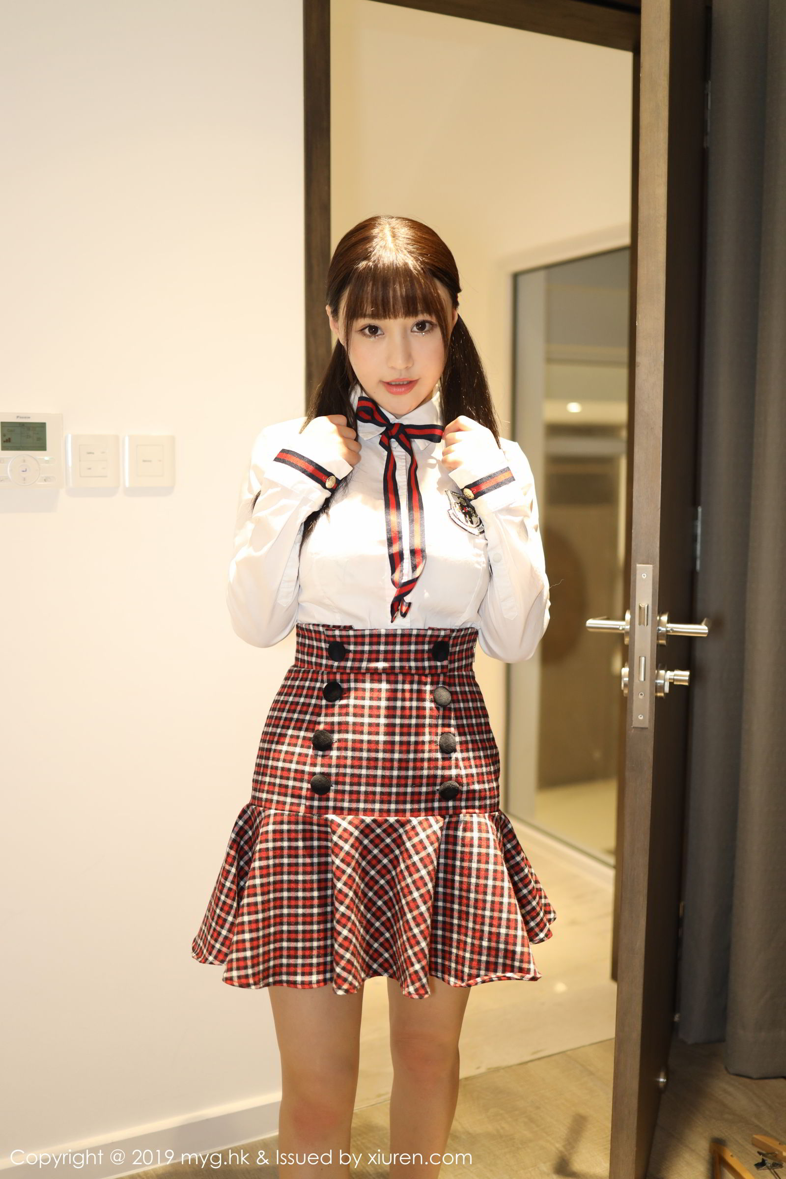 《MyGirl 朱可(barbie可儿) 制服写真 VOL.355》第12张,模特朱可(barbie可儿),mygirl,制服主题,全套80张