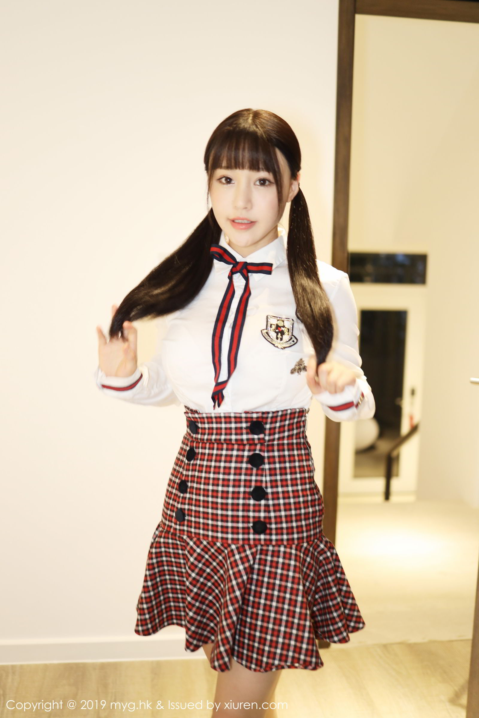 《MyGirl 朱可(barbie可儿) 制服写真 VOL.355》第13张,模特朱可(barbie可儿),mygirl,制服主题,全套80张