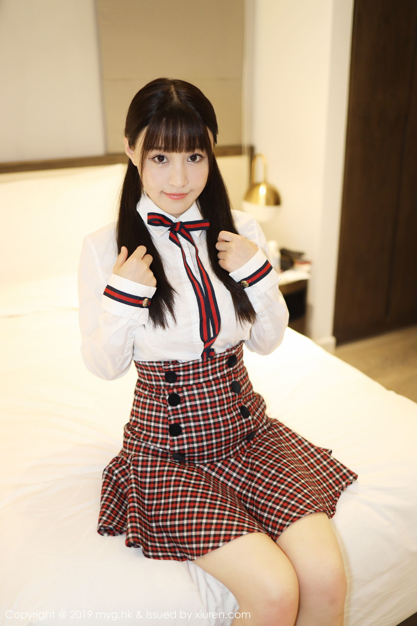 《MyGirl 朱可(barbie可儿) 制服写真 VOL.355》第17张，模特朱可(barbie可儿)，mygirl，制服主题，全套80张