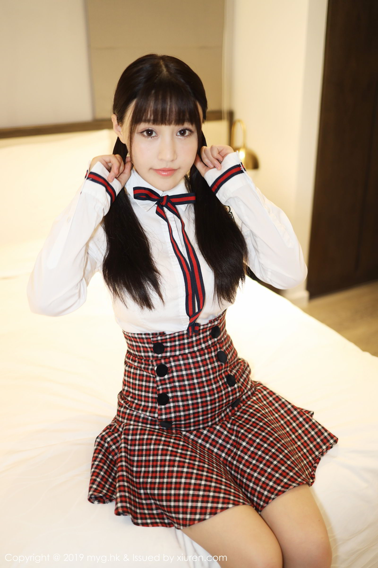 《MyGirl 朱可(barbie可儿) 制服写真 VOL.355》第18张,模特朱可(barbie可儿),mygirl,制服主题,全套80张