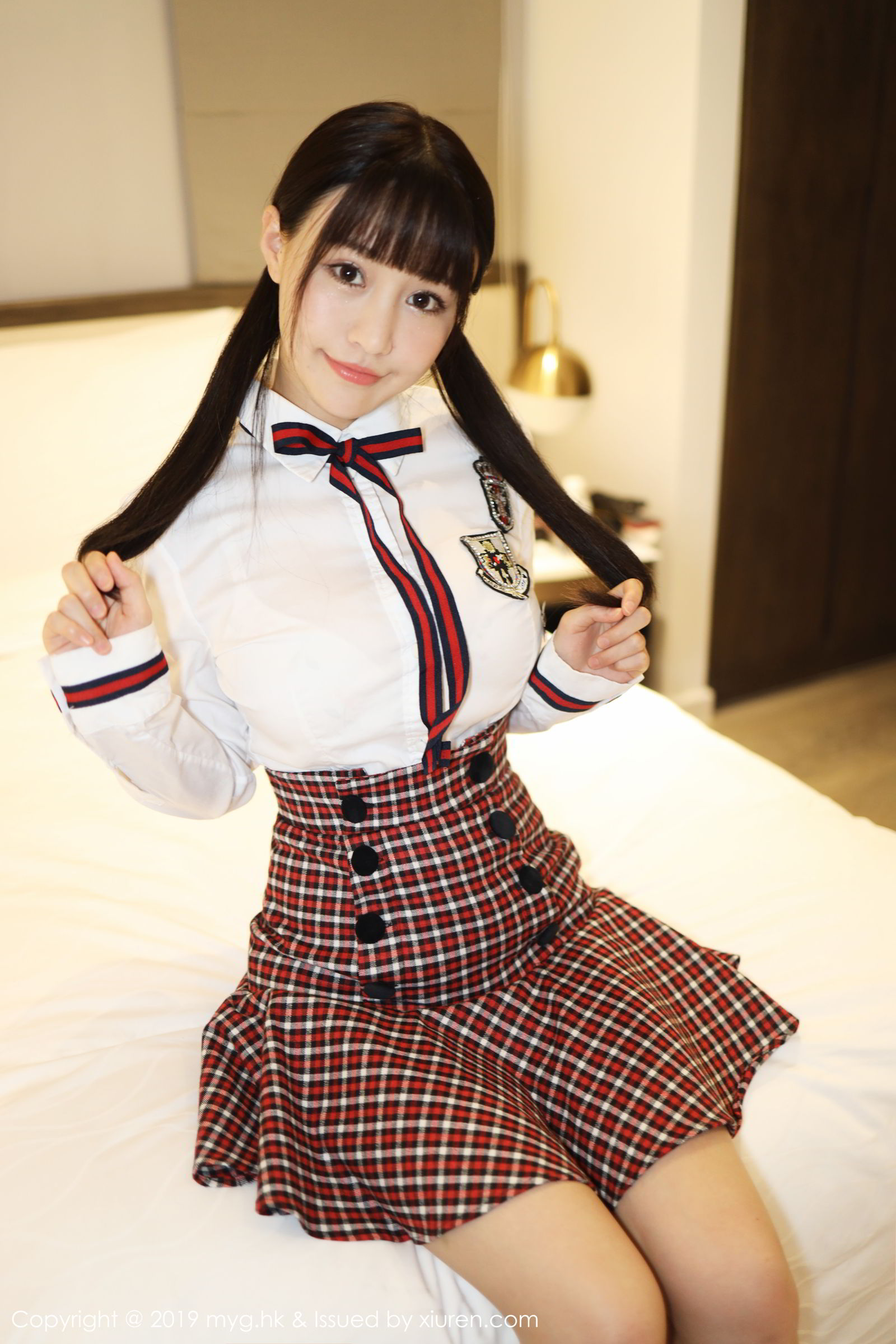 《MyGirl 朱可(barbie可儿) 制服写真 VOL.355》第19张，模特朱可(barbie可儿)，mygirl，制服主题，全套80张