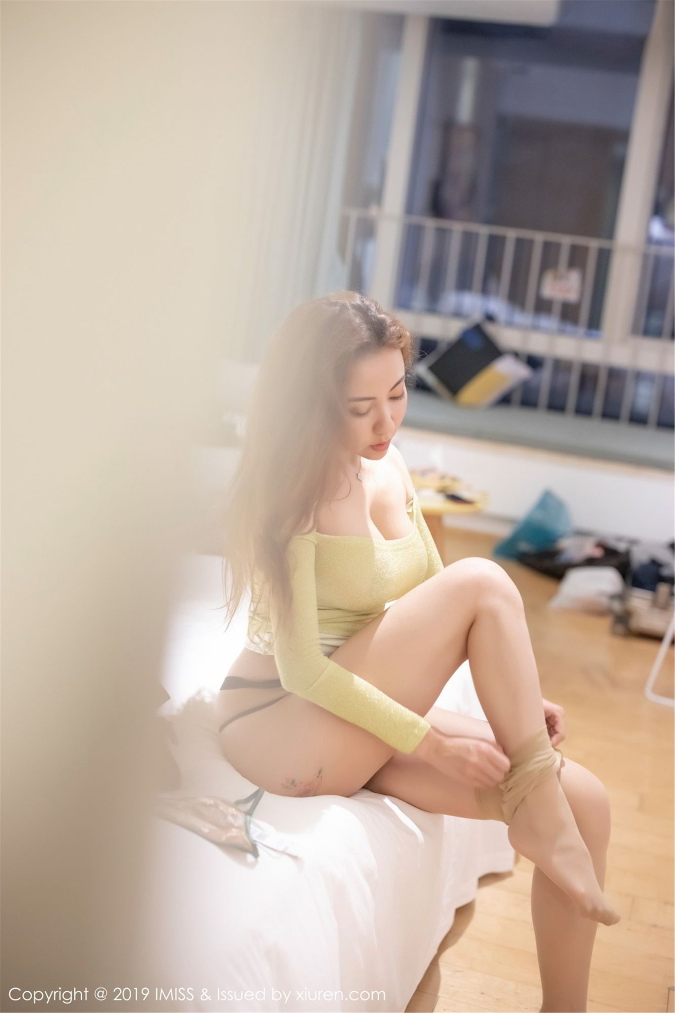 《爱蜜社 闫雪松(松果儿) 制服写真 VOL.347》第41张,模特闫雪松(松果儿),爱蜜社,制服主题,全套63张