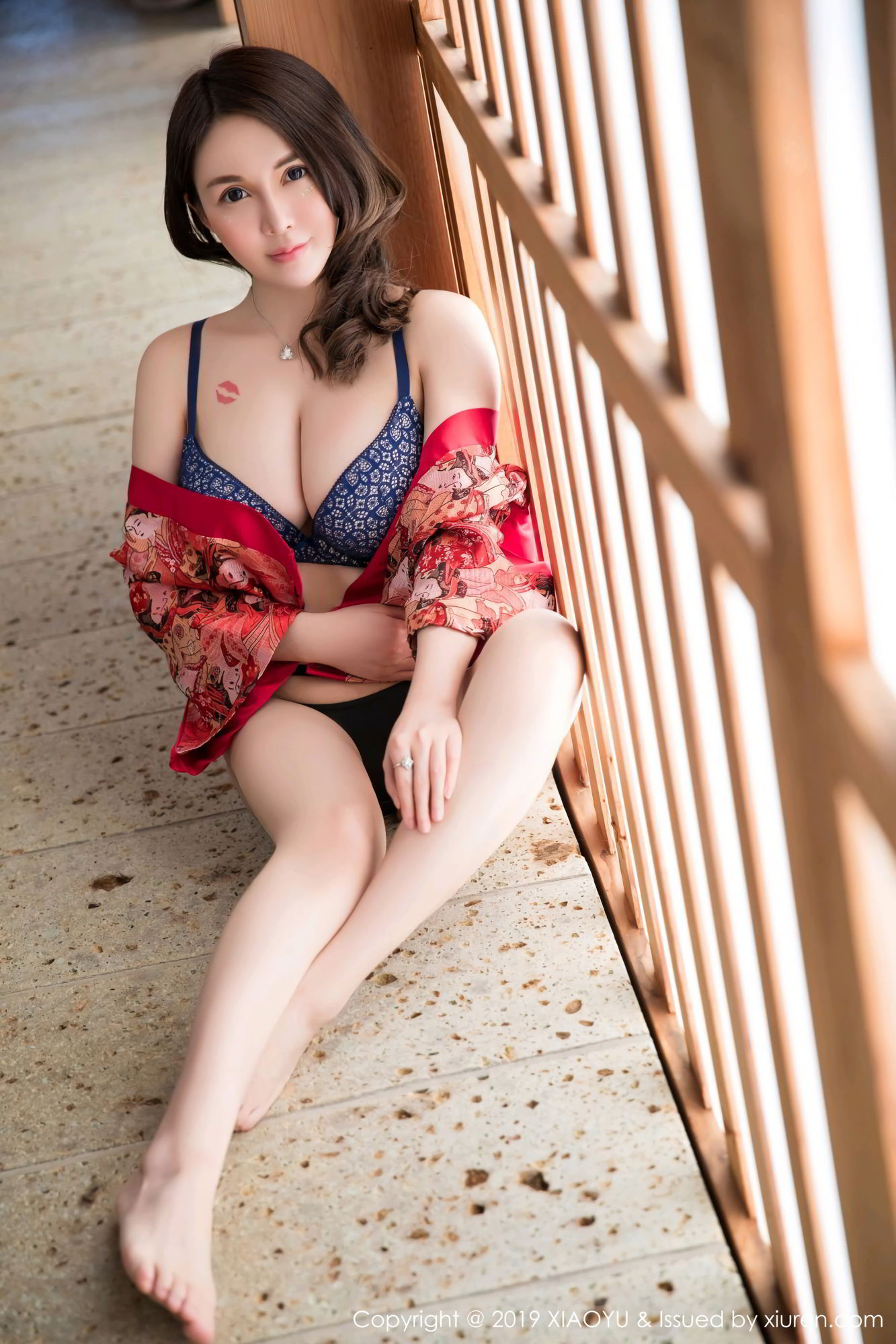 《语画界 沈蜜桃(shenmitao) 制服写真 VOL.137》第23张,模特沈蜜桃(shenmitao),语画界,制服主题,全套51张