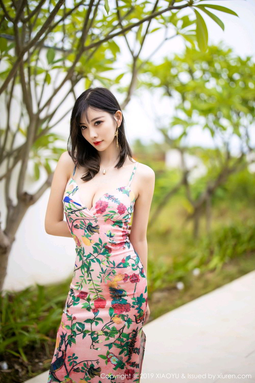 《语画界 杨晨晨 制服写真 VOL.194》第3张,模特杨晨晨,语画界,制服主题,全套70张
