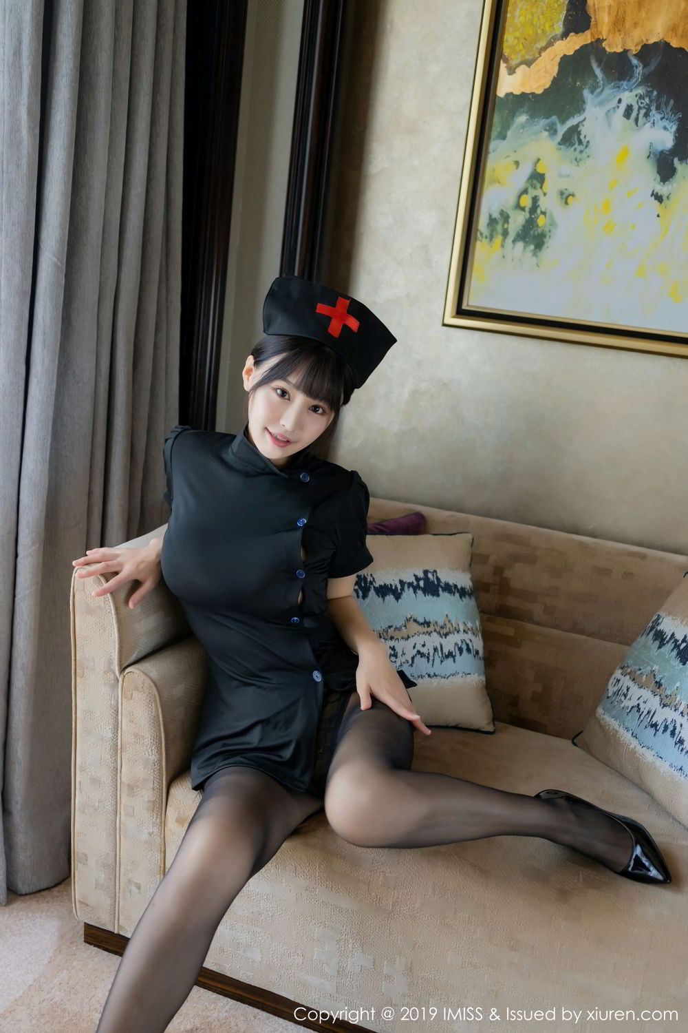 《爱蜜社 ChristychristyFung(兔小兔) 制服写真 VOL.407》第12张,模特ChristychristyFung(兔小兔),爱蜜社,制服主题,全套44张