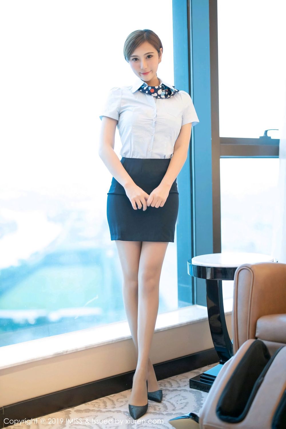 《爱蜜社 ChristychristyFung(兔小兔)、许诺Sabrina(Sabrina) 制服写真 VOL.408》第1张,模特ChristychristyFung(兔小兔)、许诺Sabrina(Sabrina),爱蜜社,制服主题,全套55张