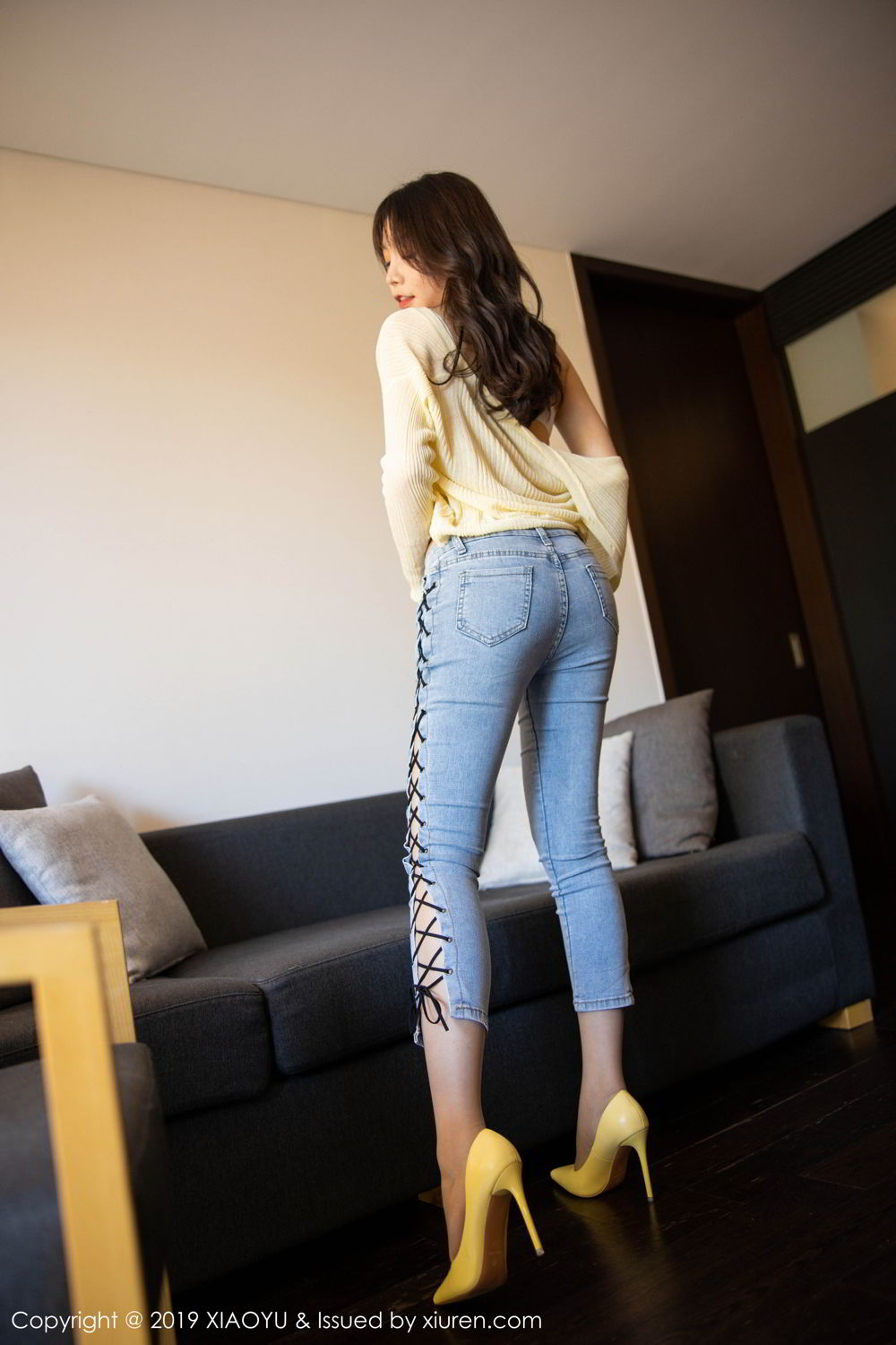 《语画界 芝芝Booty 制服写真 VOL.197》第46张,模特芝芝Booty,语画界,制服主题,全套100张