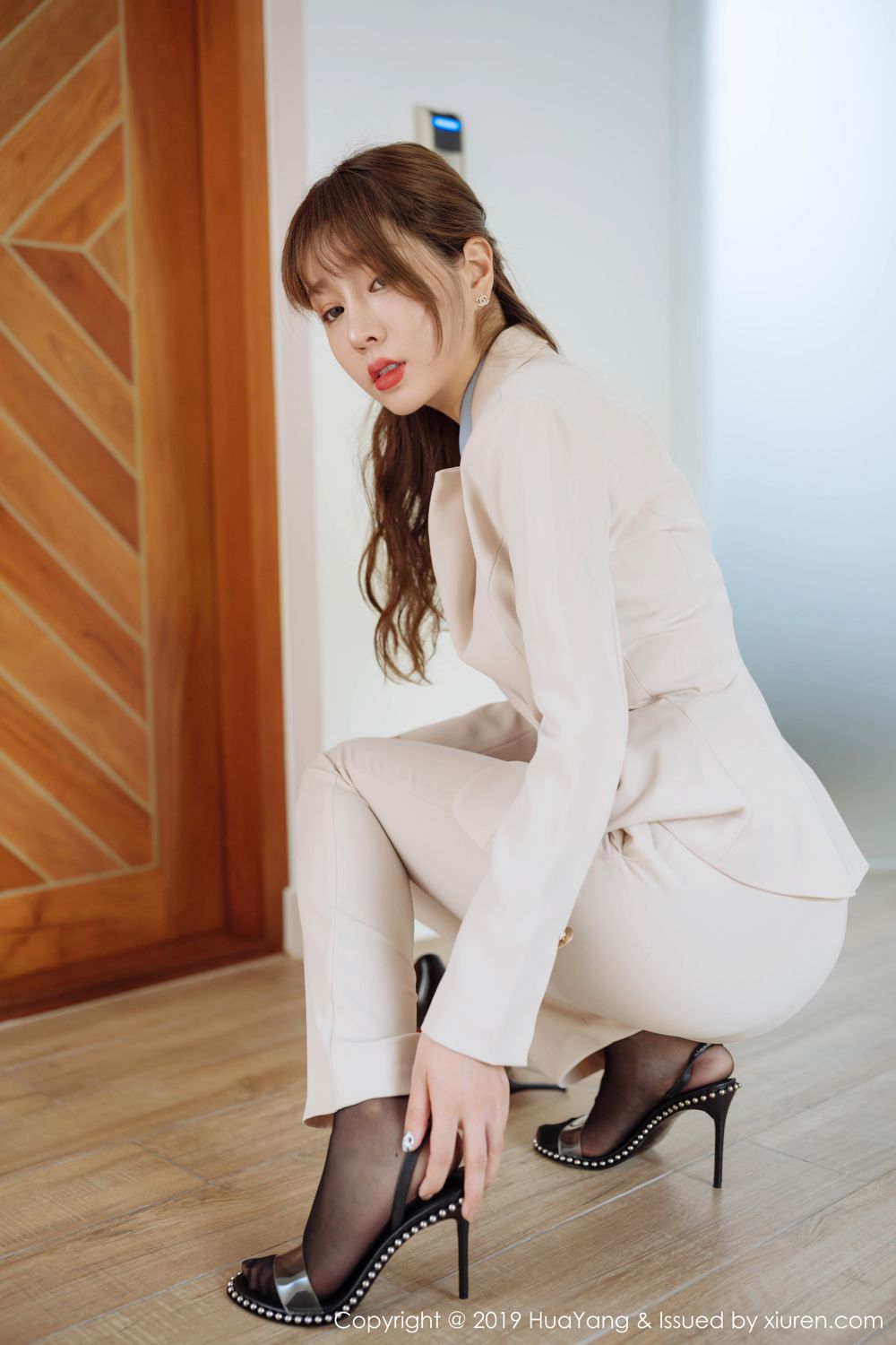 《花漾 王馨瑶(Yanni)、王语纯(王雨纯) 制服写真 VOL.192》第1张,模特王馨瑶(Yanni)、王语纯(王雨纯),花漾,制服主题,全套46张