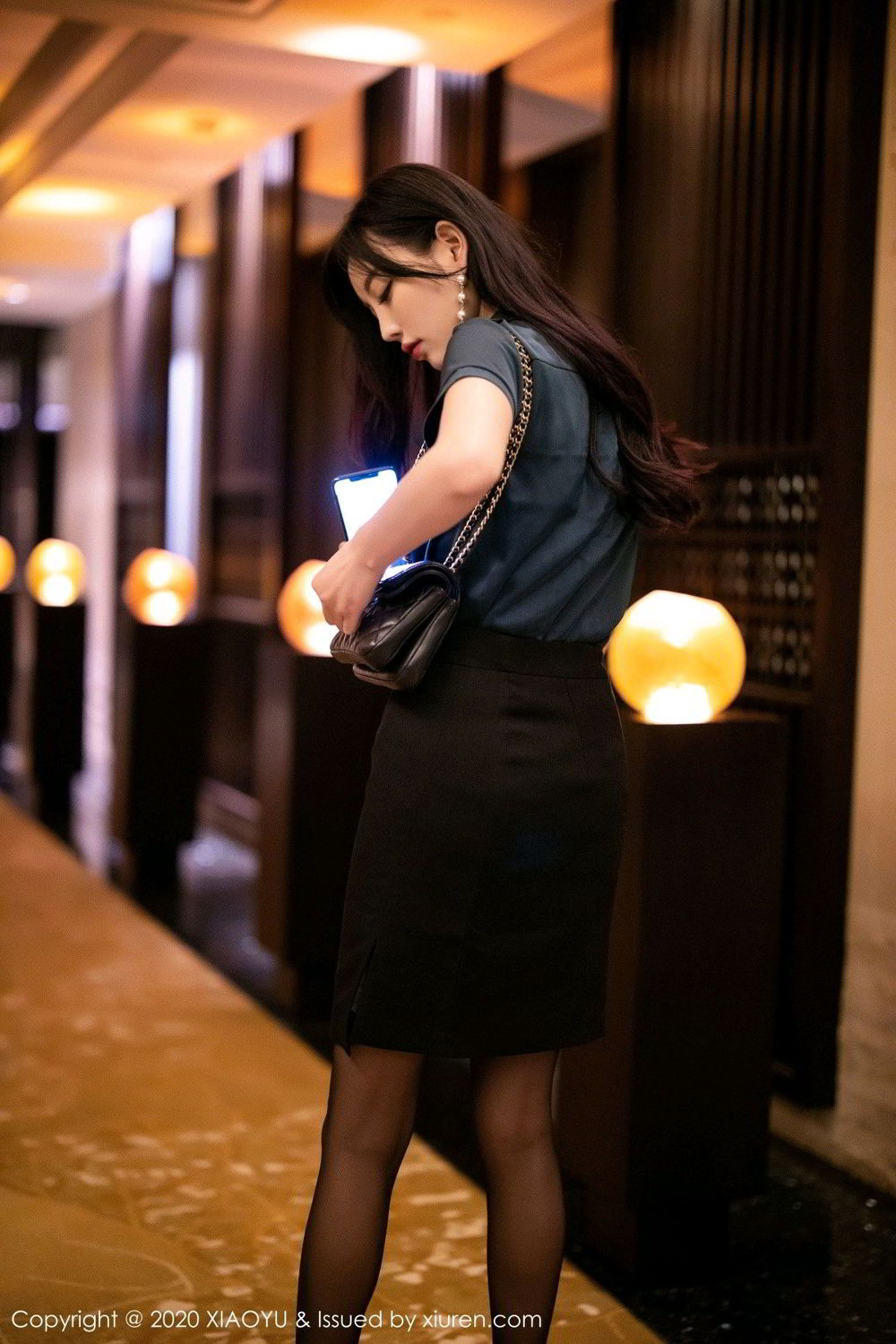 《语画界 芝芝Booty 制服写真 VOL.238》第2张,模特芝芝Booty,语画界,制服主题,全套90张