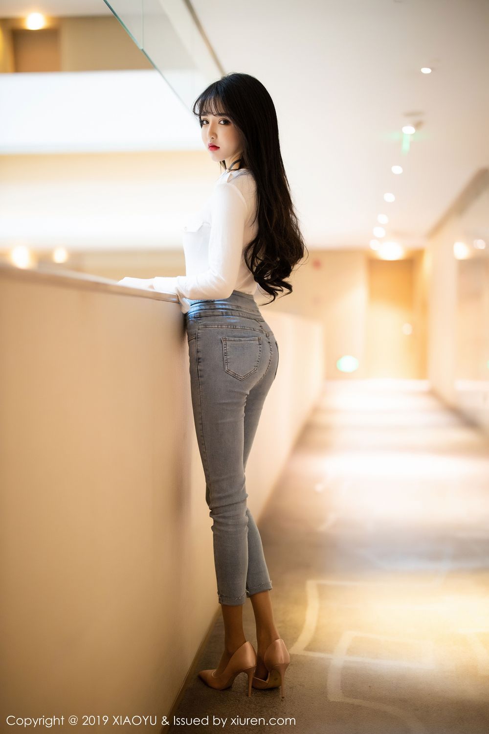 《语画界 Miko酱 制服写真 VOL.212》第25张,模特Miko酱,语画界,制服主题,全套100张