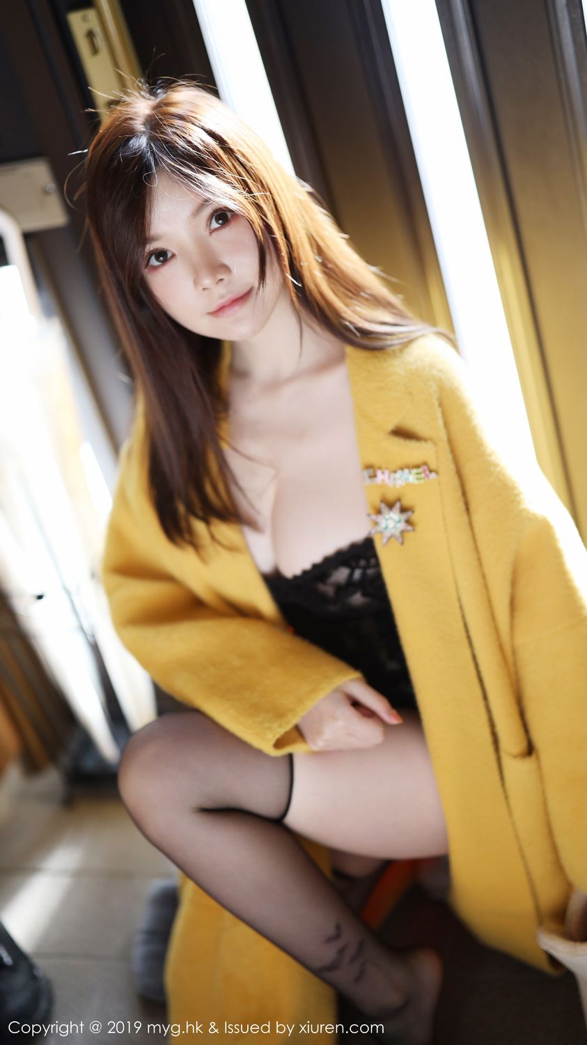 《MyGirl 黄米妮 制服写真 VOL.418》第26张,模特黄米妮,mygirl,制服主题,全套80张