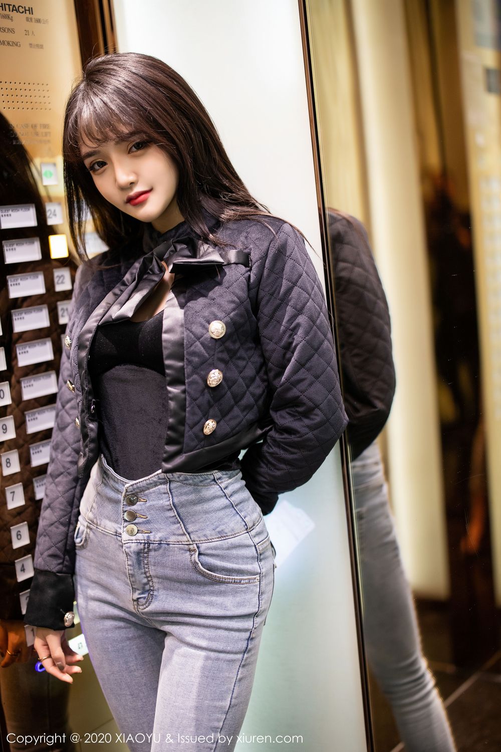 《语画界 Miko酱 制服写真 VOL.235》第19张,模特Miko酱,语画界,制服主题,全套100张