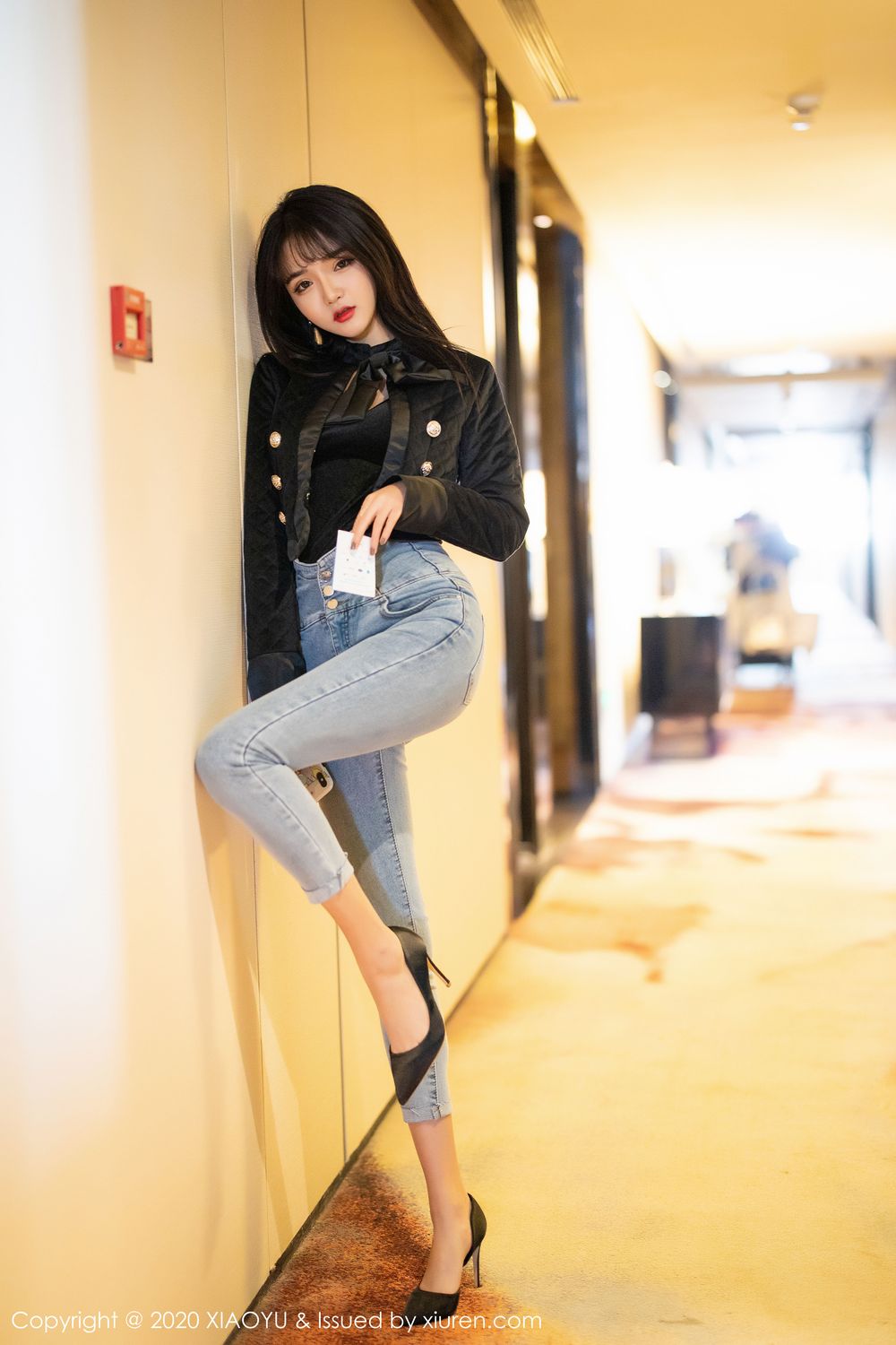 《语画界 Miko酱 制服写真 VOL.235》第23张，模特Miko酱，语画界，制服主题，全套100张