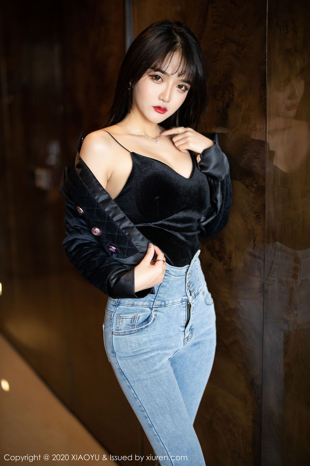 《语画界 Miko酱 制服写真 VOL.235》第33张，模特Miko酱，语画界，制服主题，全套100张