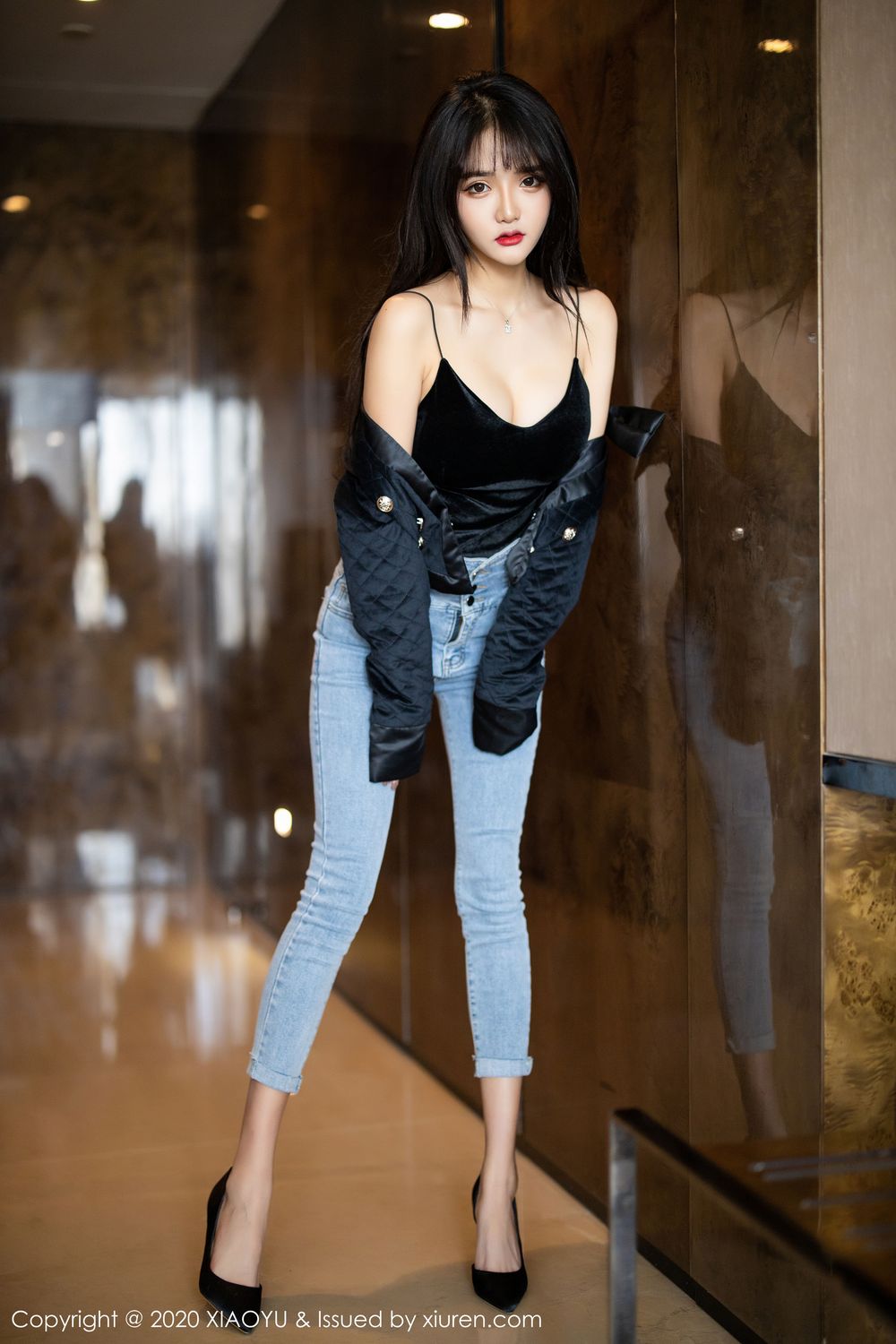 《语画界 Miko酱 制服写真 VOL.235》第36张，模特Miko酱，语画界，制服主题，全套100张