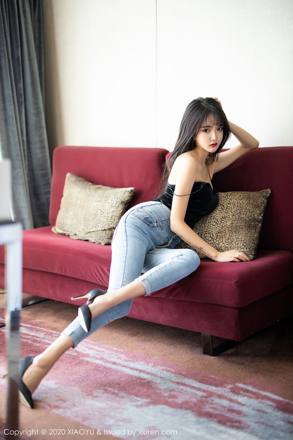 《语画界 Miko酱 制服写真 VOL.235》第43张，模特Miko酱，语画界，制服主题，全套100张