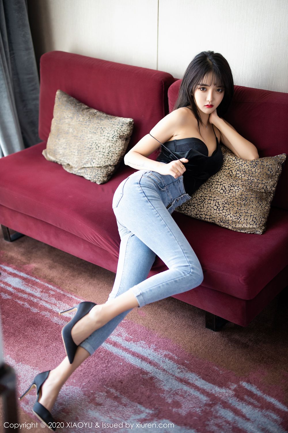 《语画界 Miko酱 制服写真 VOL.235》第50张,模特Miko酱,语画界,制服主题,全套100张