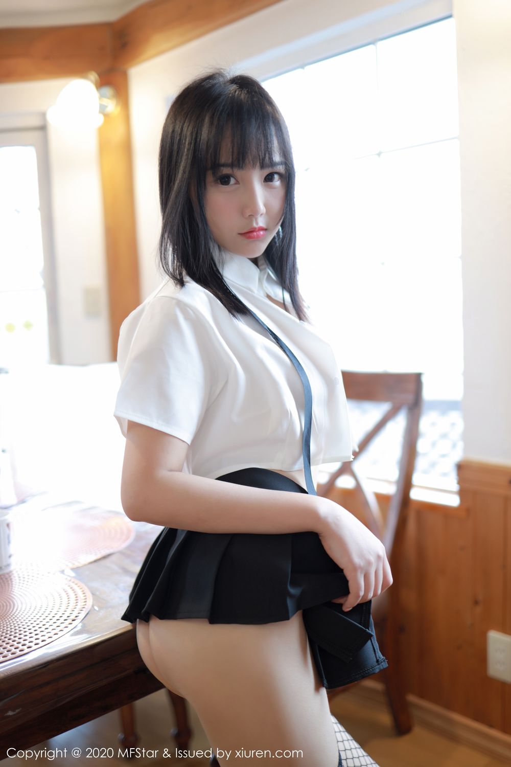 《MFStar 徐微微(Mia Xu) 制服写真 VOL.255》第36张,模特徐微微(Mia Xu),mfstar,制服主题,全套52张