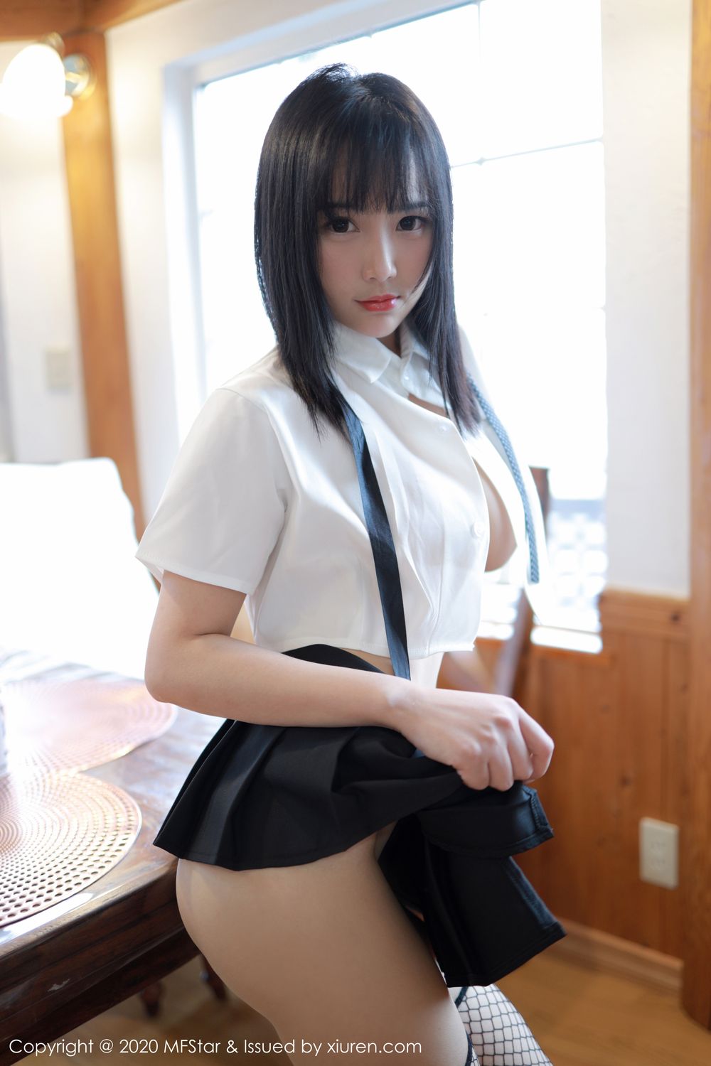 《MFStar 徐微微(Mia Xu) 制服写真 VOL.255》第37张,模特徐微微(Mia Xu),mfstar,制服主题,全套52张