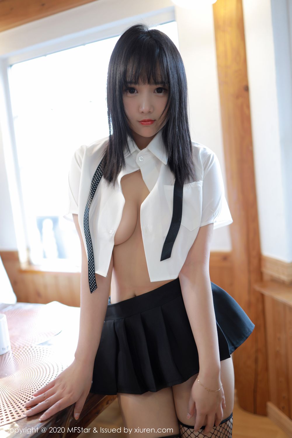 《MFStar 徐微微(Mia Xu) 制服写真 VOL.255》第43张,模特徐微微(Mia Xu),mfstar,制服主题,全套52张