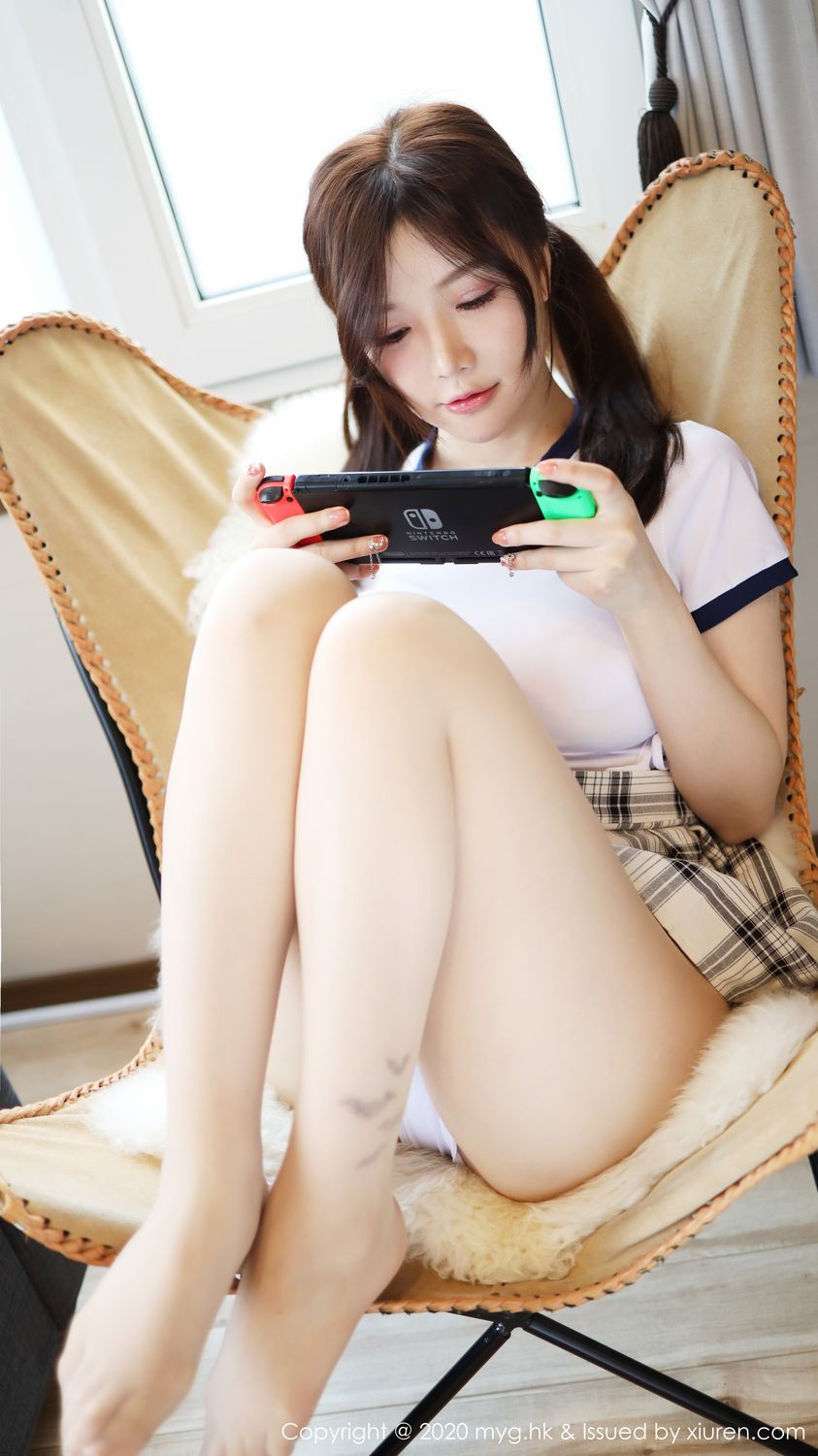 《MyGirl 黄米妮 制服写真 VOL.430》第18张,模特黄米妮,mygirl,制服主题,全套100张