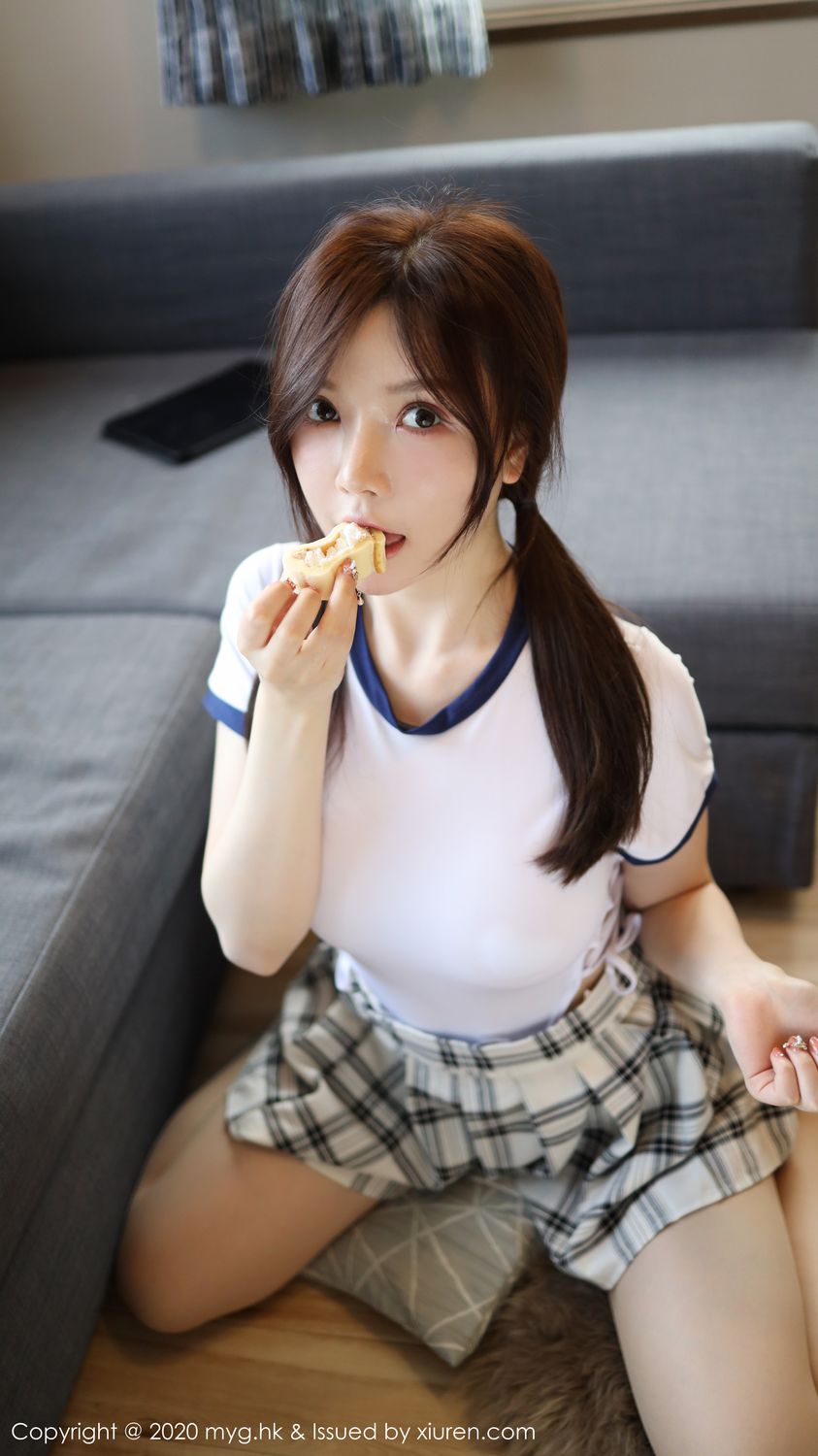 《MyGirl 黄米妮 制服写真 VOL.430》第51张,模特黄米妮,mygirl,制服主题,全套100张