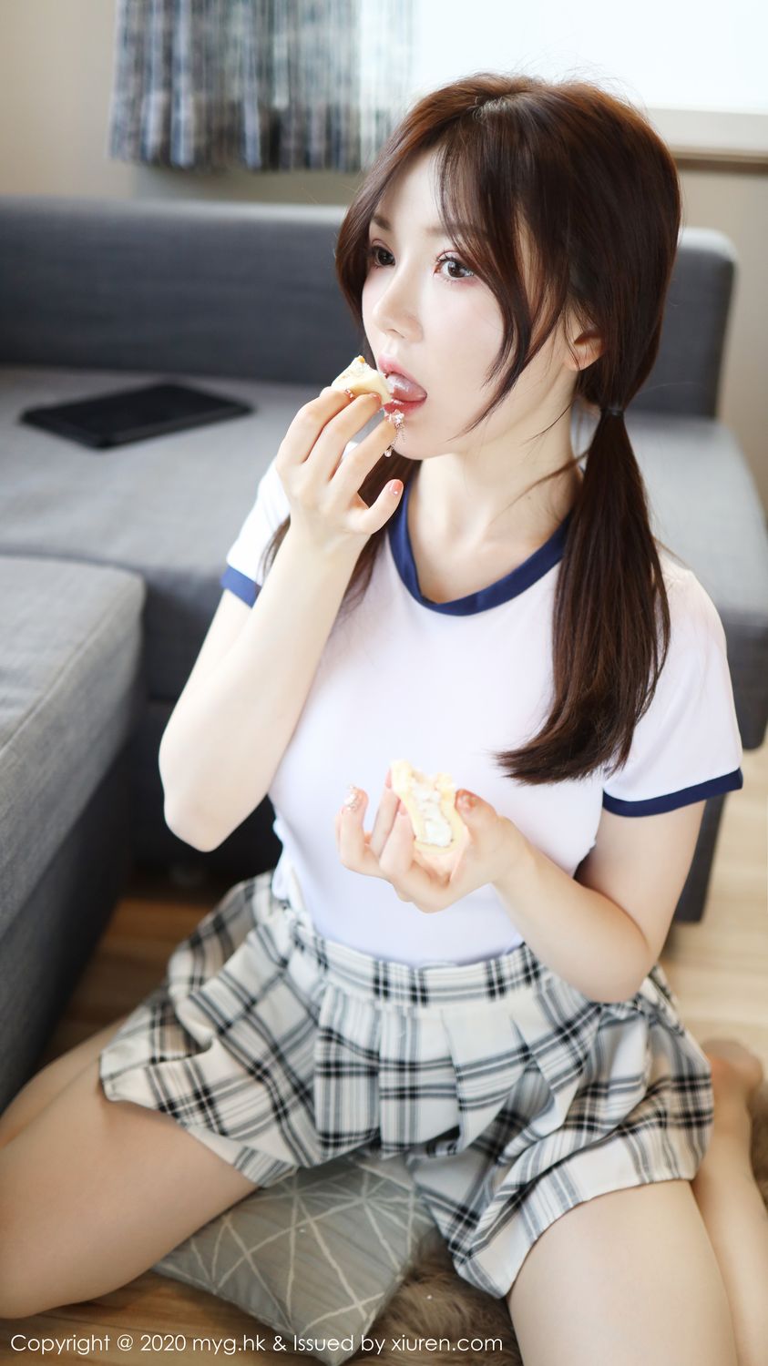 《MyGirl 黄米妮 制服写真 VOL.430》第55张,模特黄米妮,mygirl,制服主题,全套100张