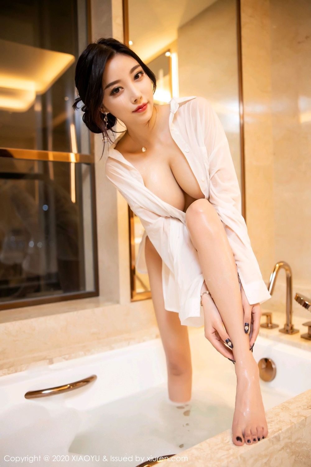 《语画界 杨晨晨 制服写真 VOL.272》第5张,模特杨晨晨,语画界,制服主题,全套72张