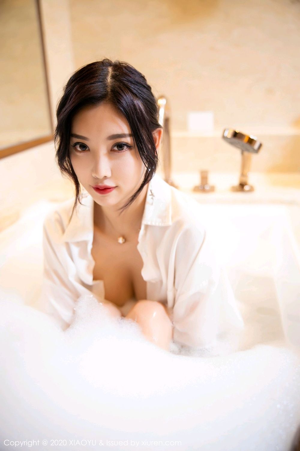 《语画界 杨晨晨 制服写真 VOL.272》第34张,模特杨晨晨,语画界,制服主题,全套72张