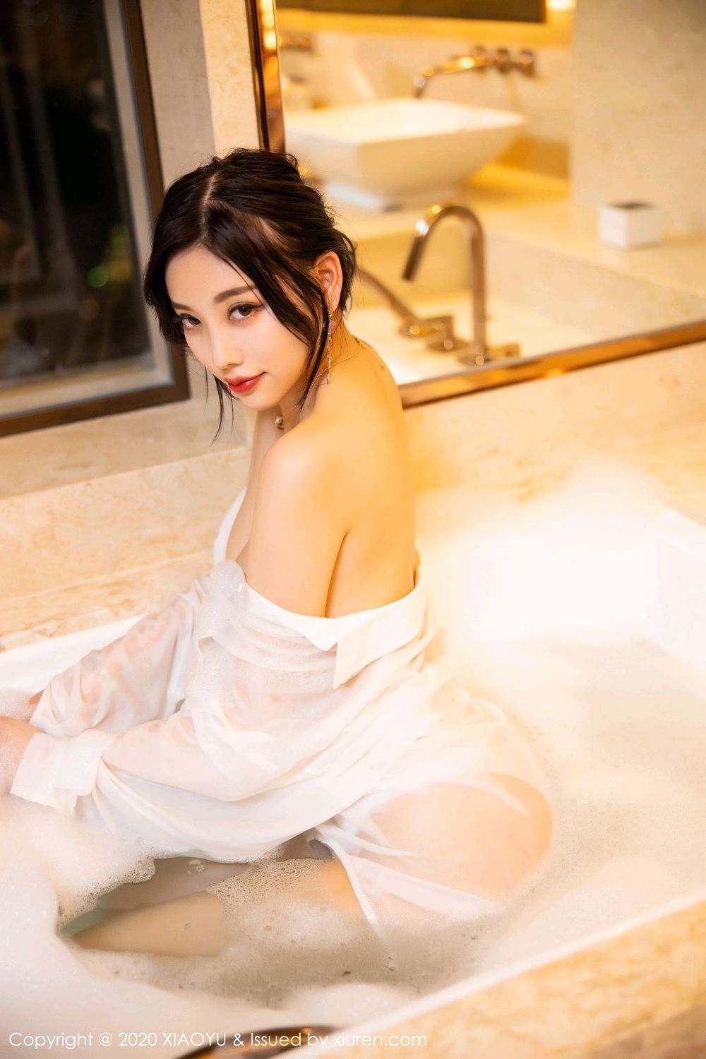 《语画界 杨晨晨 制服写真 VOL.272》第47张,模特杨晨晨,语画界,制服主题,全套72张