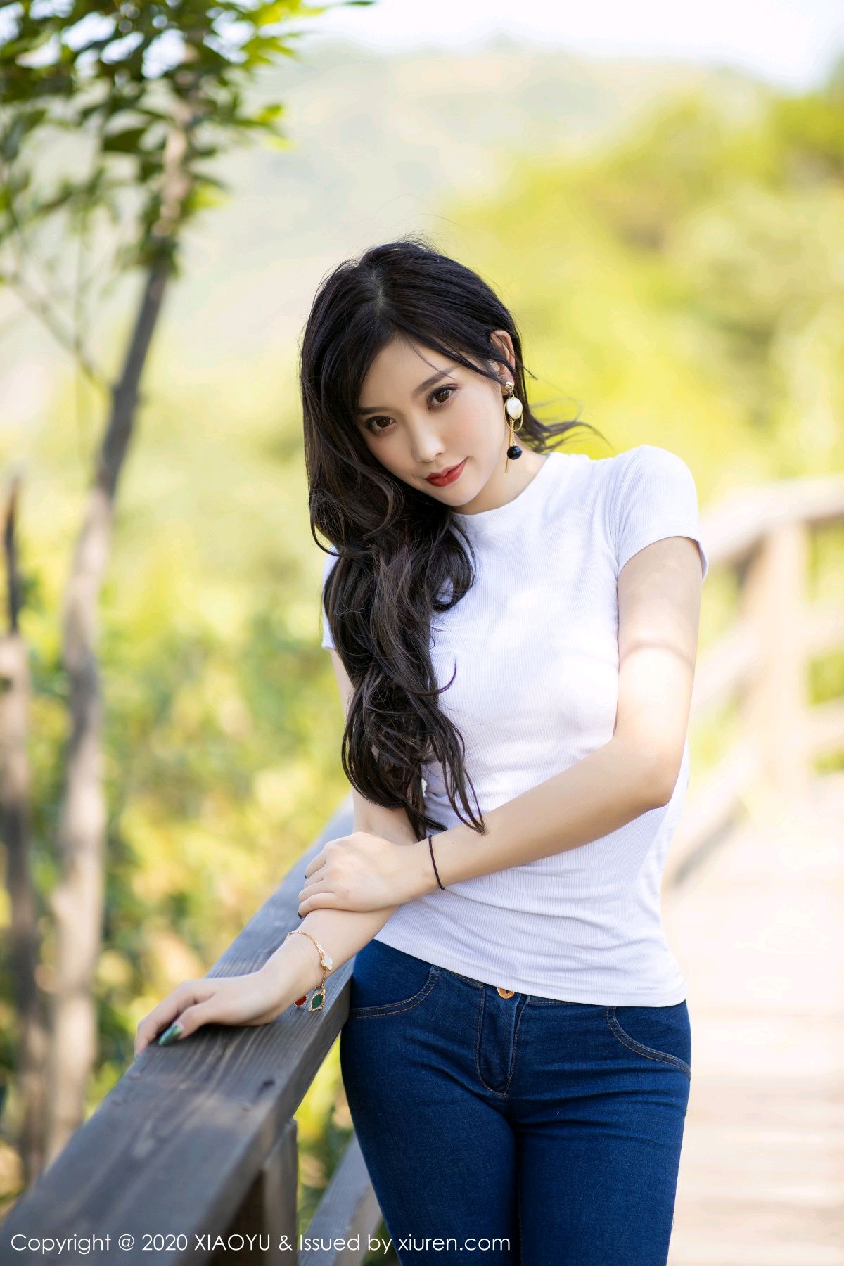 《语画界 杨晨晨 制服写真 VOL.300》第6张,模特杨晨晨,语画界,制服主题,全套92张