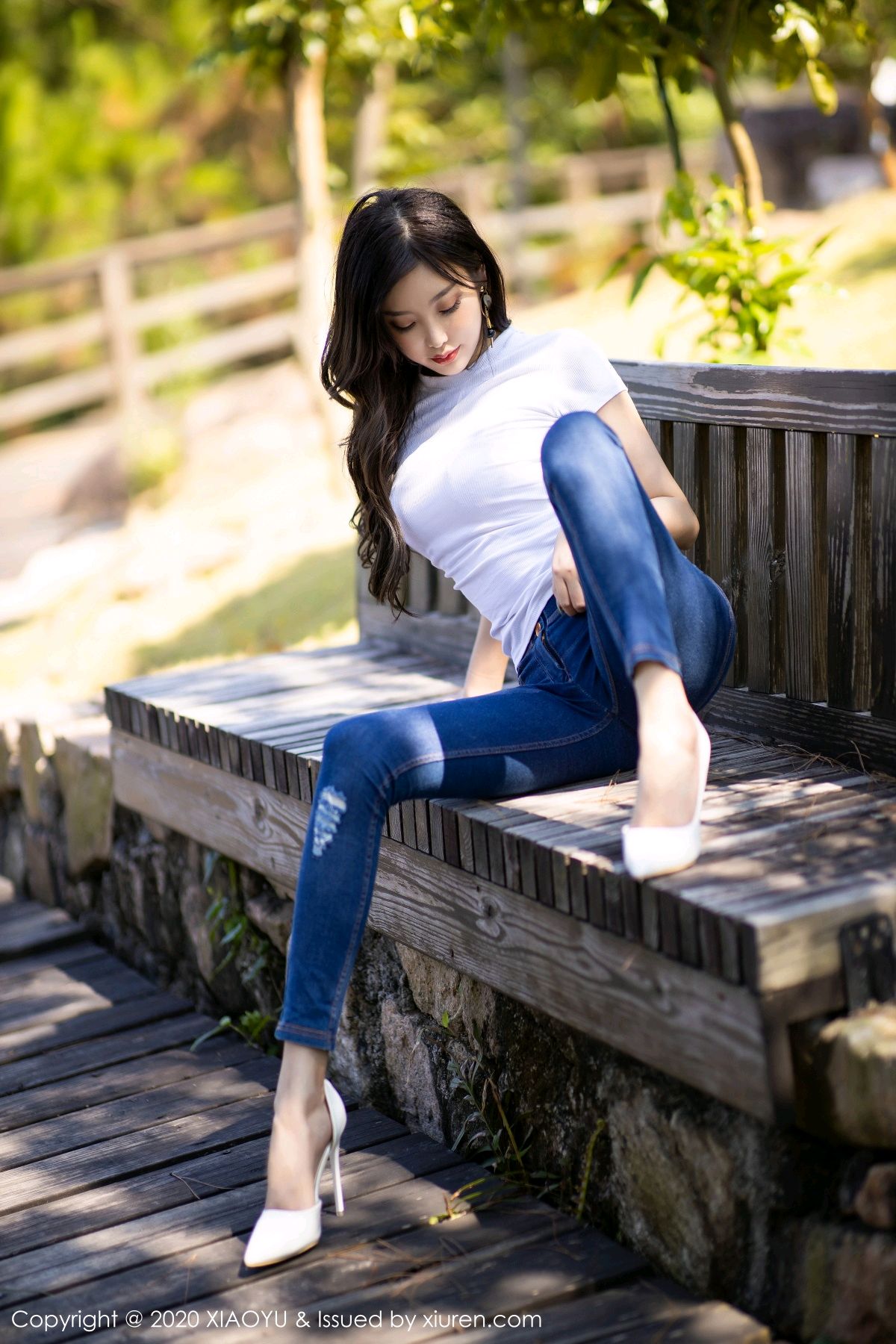 《语画界 杨晨晨 制服写真 VOL.300》第13张,模特杨晨晨,语画界,制服主题,全套92张