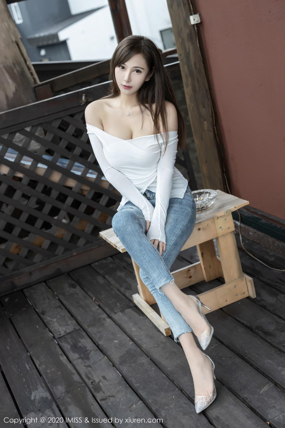 《爱蜜社 ChristychristyFung(兔小兔) 制服写真 VOL.452》第13张,模特ChristychristyFung(兔小兔),爱蜜社,制服主题,全套63张