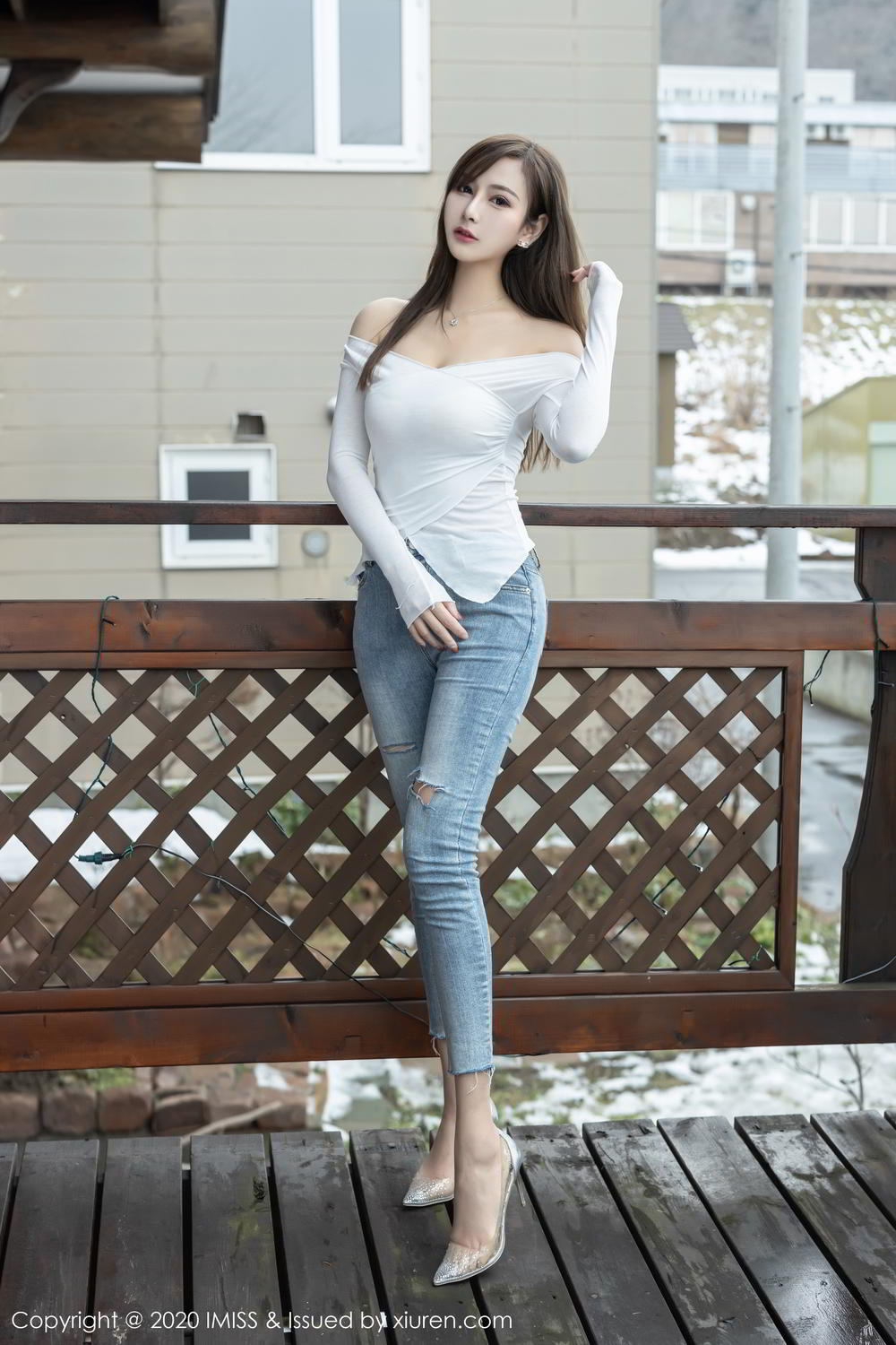 《爱蜜社 ChristychristyFung(兔小兔) 制服写真 VOL.452》第17张,模特ChristychristyFung(兔小兔),爱蜜社,制服主题,全套63张