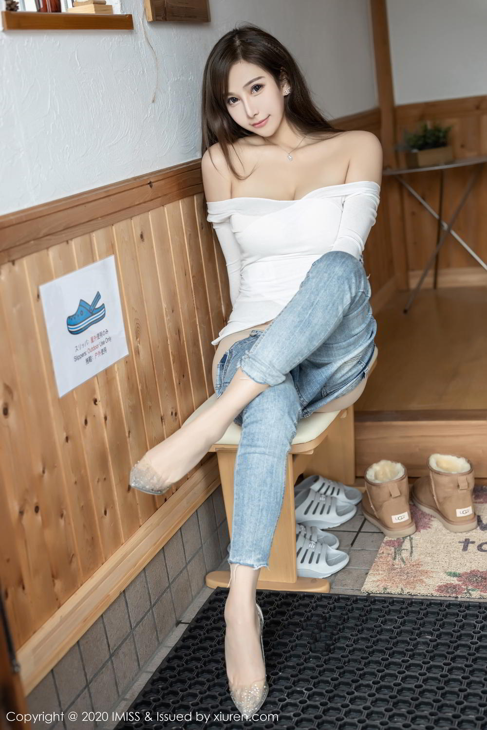 《爱蜜社 ChristychristyFung(兔小兔) 制服写真 VOL.452》第46张,模特ChristychristyFung(兔小兔),爱蜜社,制服主题,全套63张