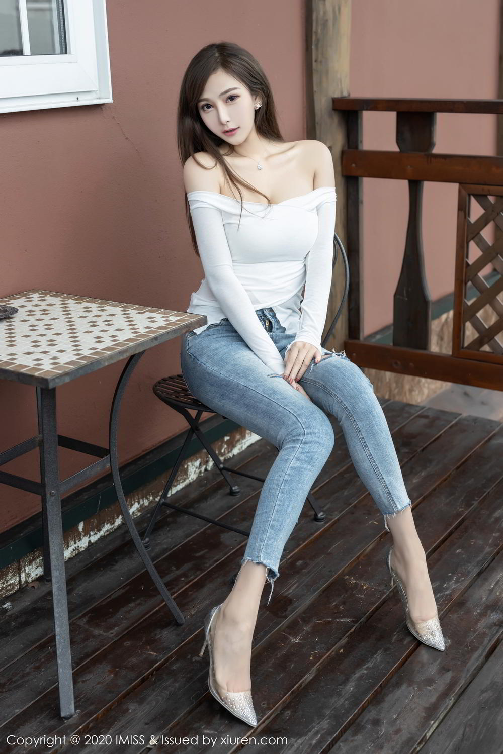 《爱蜜社 ChristychristyFung(兔小兔) 制服写真 VOL.452》第53张,模特ChristychristyFung(兔小兔),爱蜜社,制服主题,全套63张