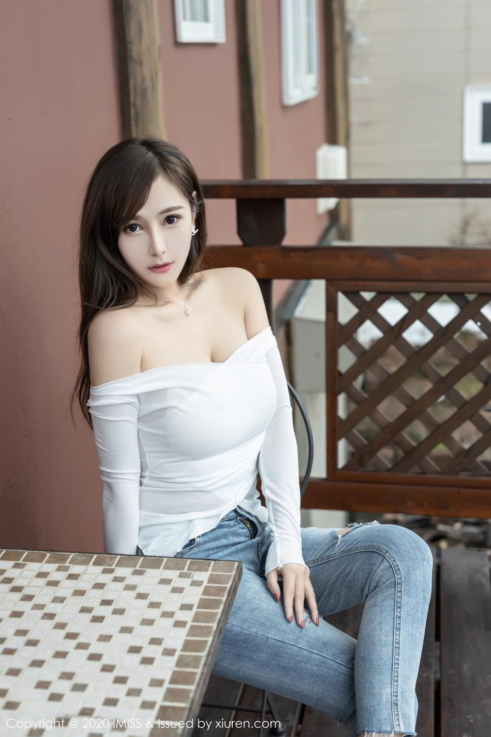 《爱蜜社 ChristychristyFung(兔小兔) 制服写真 VOL.452》第61张,模特ChristychristyFung(兔小兔),爱蜜社,制服主题,全套63张