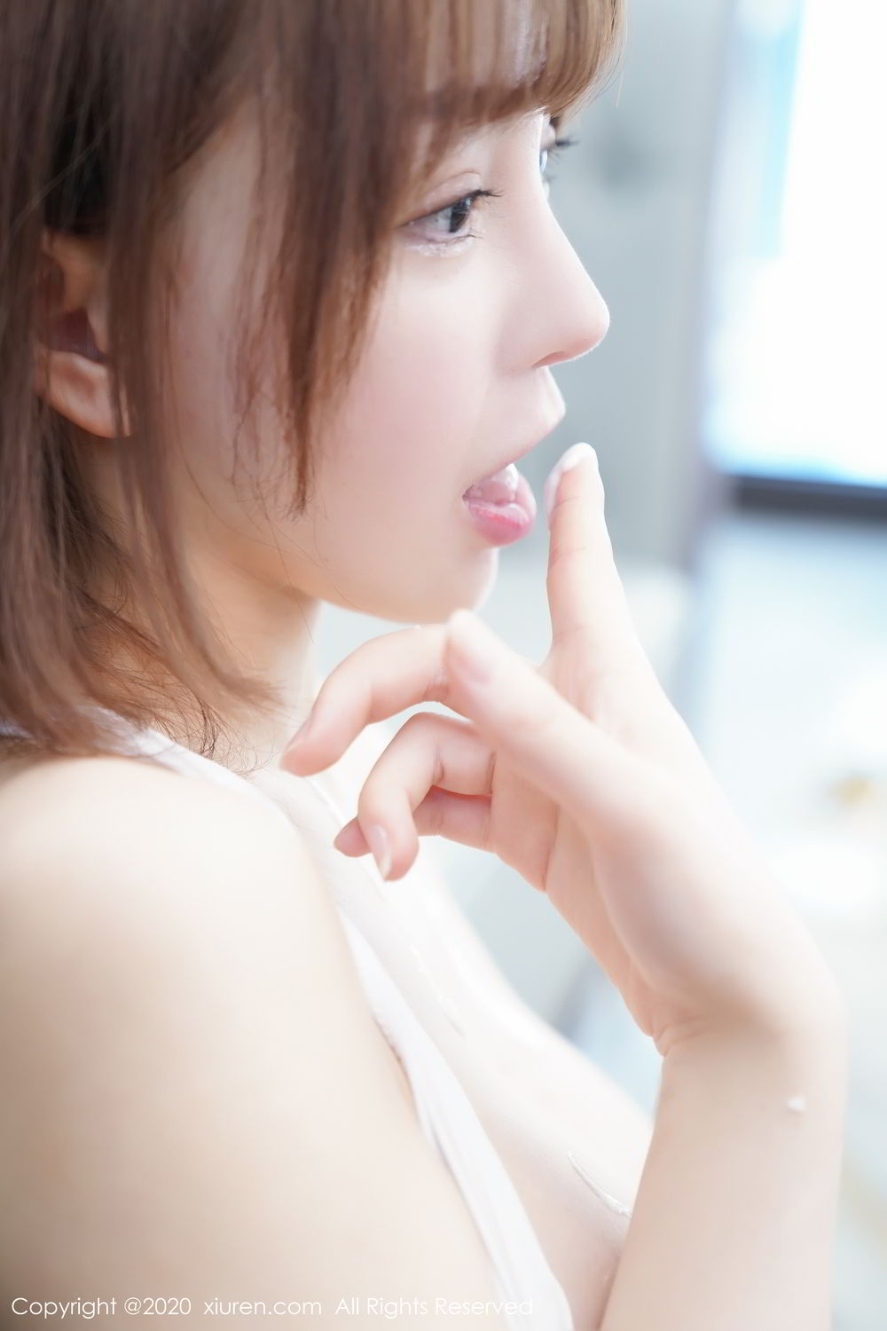 《秀人网 UU酱 童颜巨乳写真》第1张,模特UU酱,秀人网,童颜巨乳主题,全套50张
