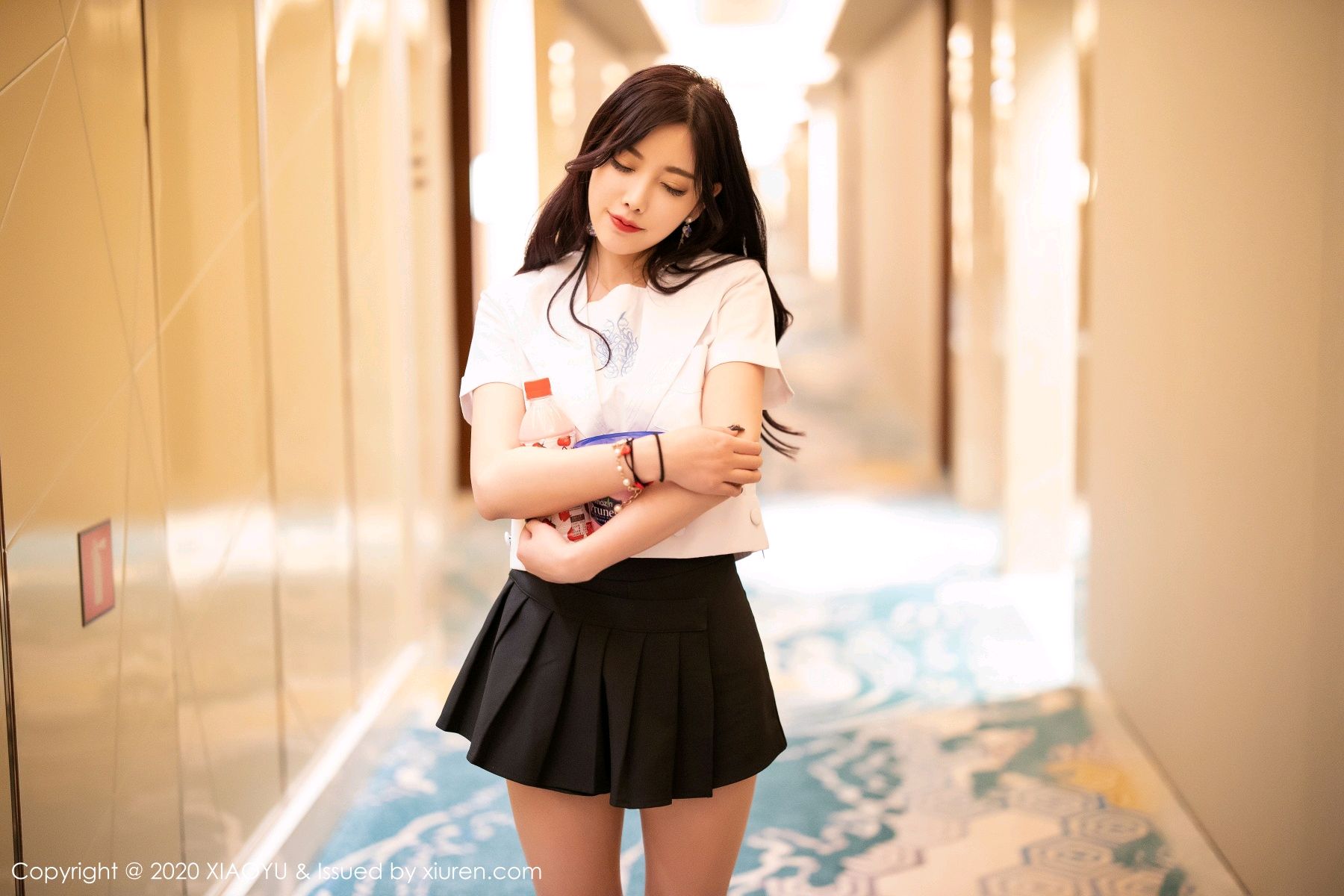 《语画界 杨晨晨 制服写真 VOL.305》第6张,模特杨晨晨,语画界,制服主题,全套89张