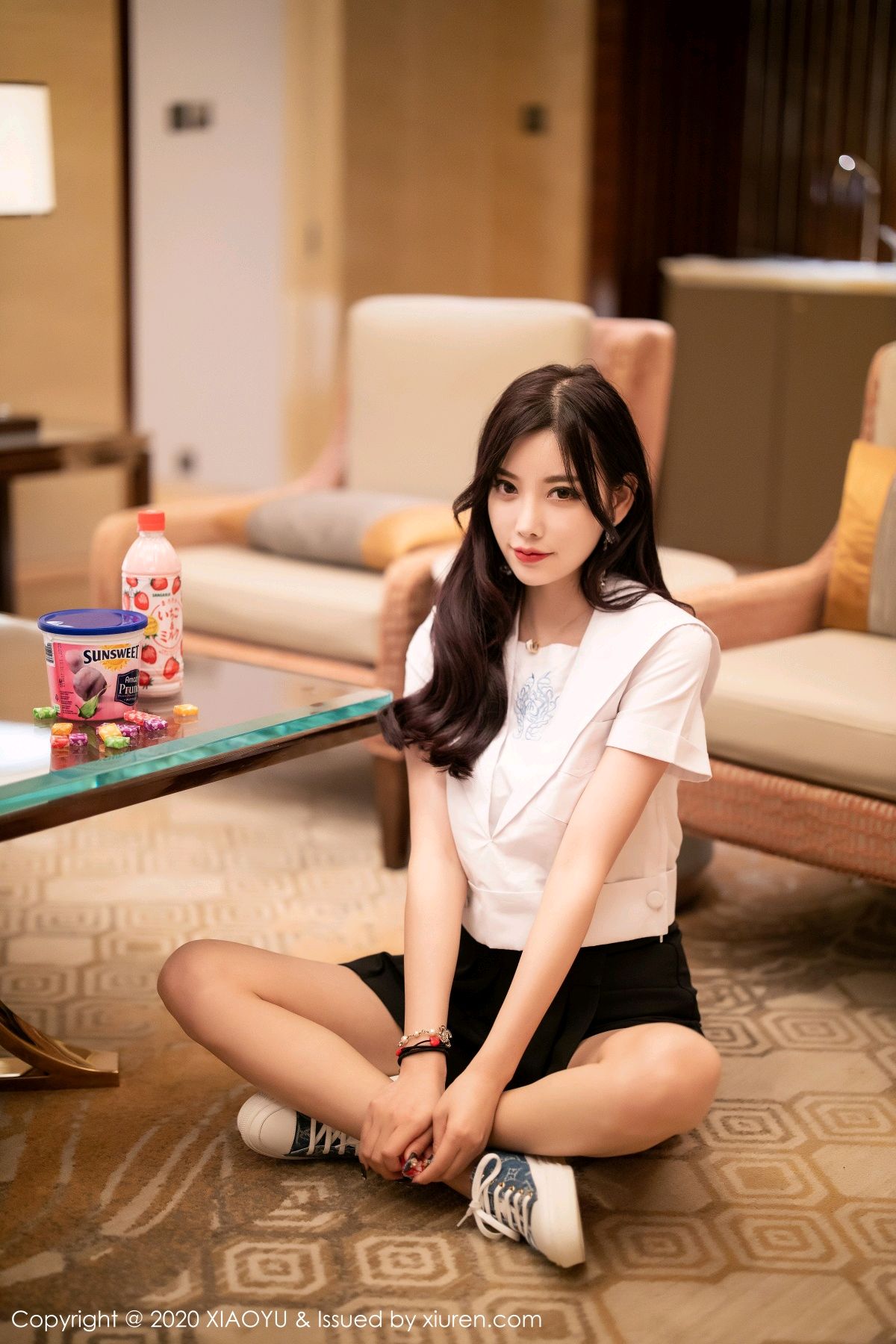 《语画界 杨晨晨 制服写真 VOL.305》第15张,模特杨晨晨,语画界,制服主题,全套89张
