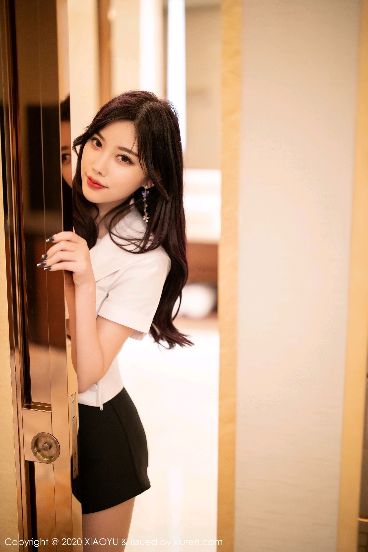 《语画界 杨晨晨 制服写真 VOL.305》第21张,模特杨晨晨,语画界,制服主题,全套89张