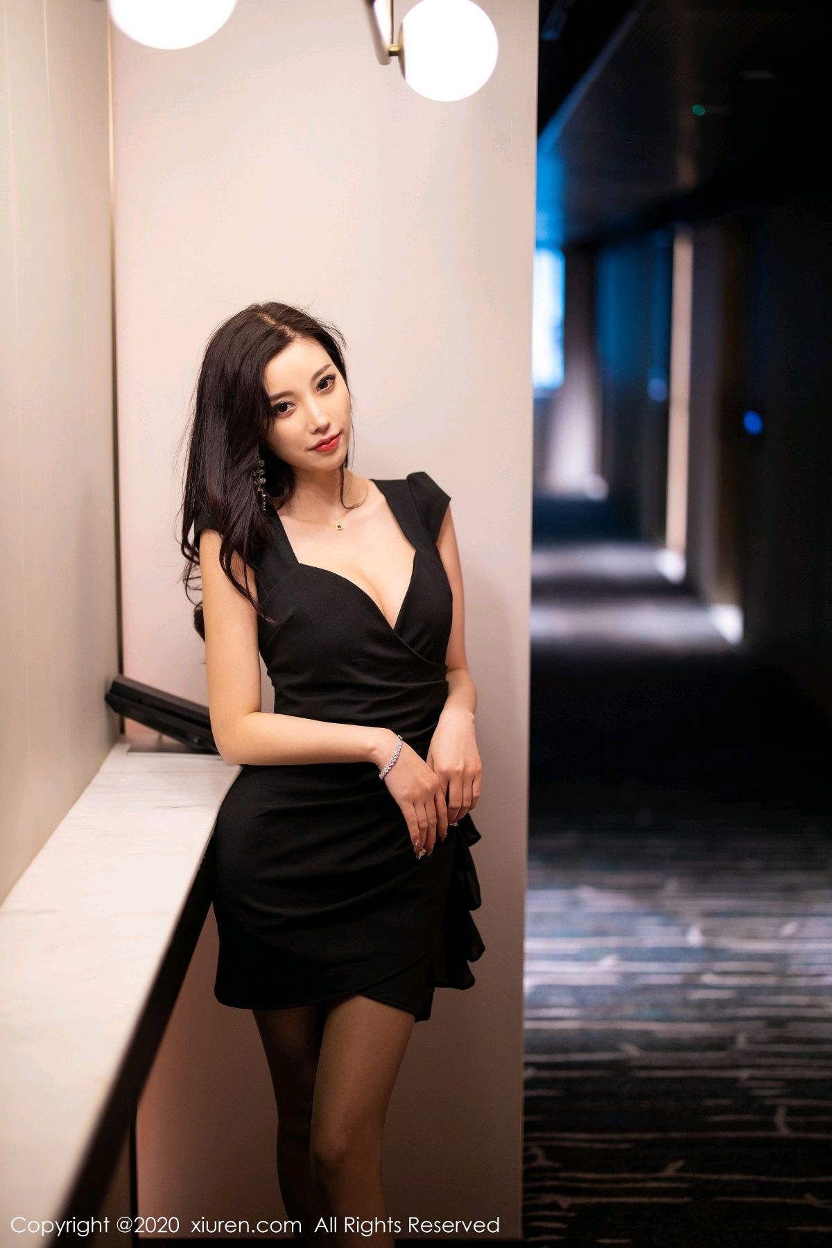 《秀人网 杨晨晨 黑丝写真》第48张,模特杨晨晨,秀人网,黑丝主题,全套70张