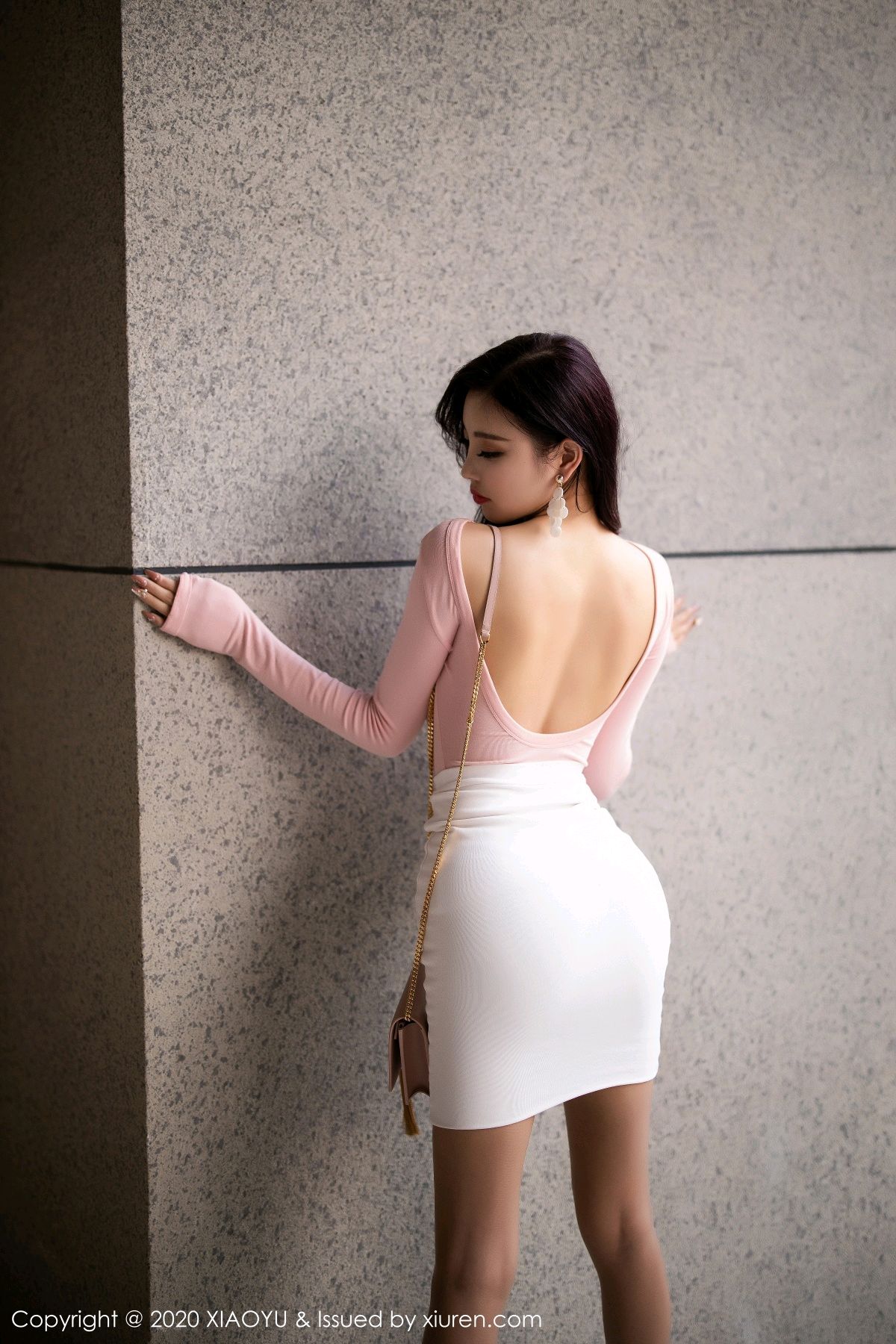 《语画界 王馨瑶(Yanni)、王语纯(王雨纯) 制服写真 VOL.310》第48张，模特王馨瑶(Yanni)、王语纯(王雨纯)，语画界，制服主题，全套72张